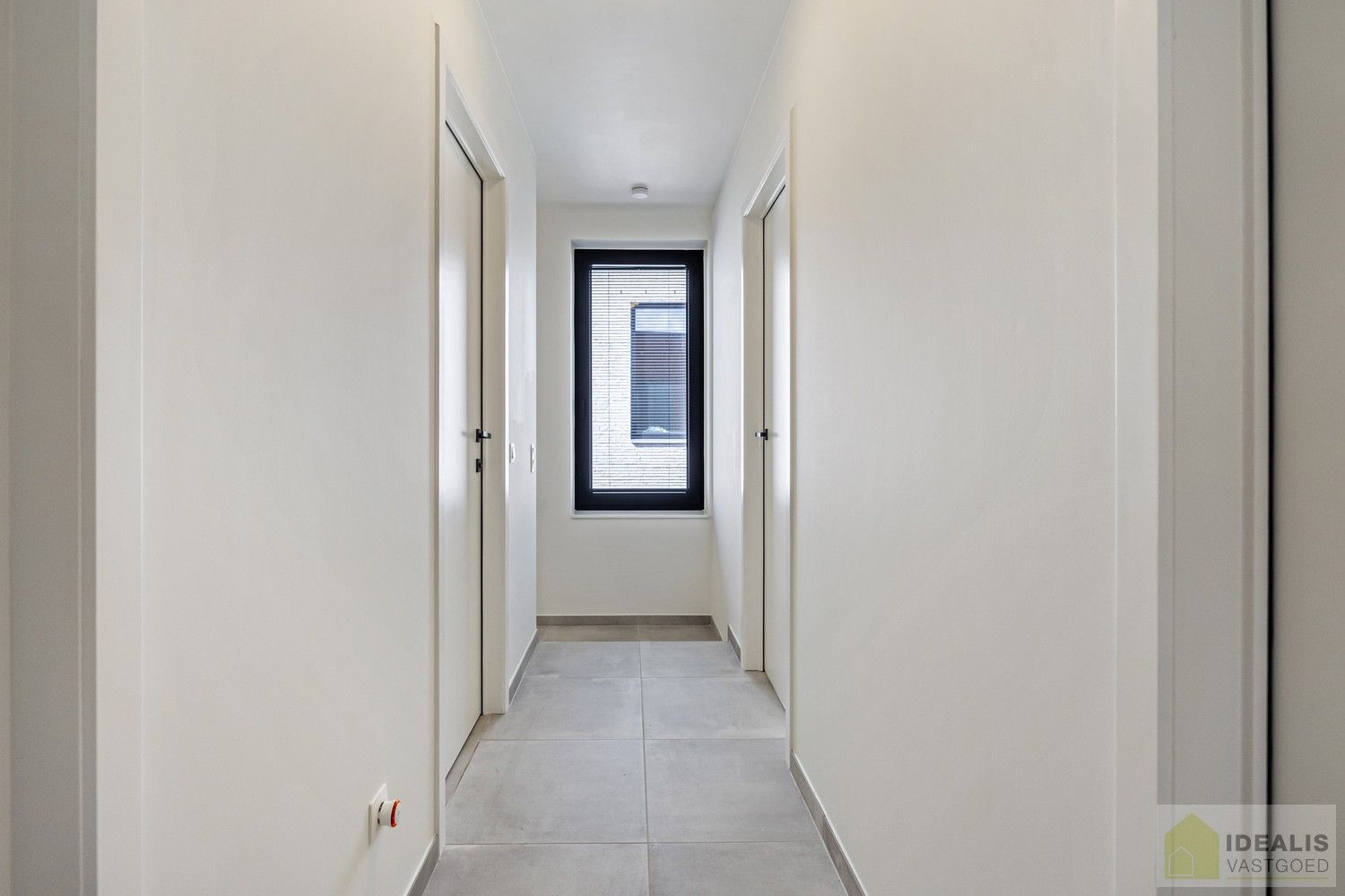PRACHTIGE NIEUWBOUWWONING MET EEN HEERLIJK LICHTRIJKE WOONKAMER MET OPEN KEUKEN, RUIME BERGING, BUREEL, 3 SLAAPKAMERS, RUIME DRESSING EN RUIME BADKAMER VOORZIEN VAN ALLE COMFORT! EEN HEERLIJK RUIM HUIS MET EEN NAAR WENS AAN TE LEGGEN TUIN, OP EEN GEGEERDE LOCATIE NABIJ HET CENTRUM VAN PEER! foto 27