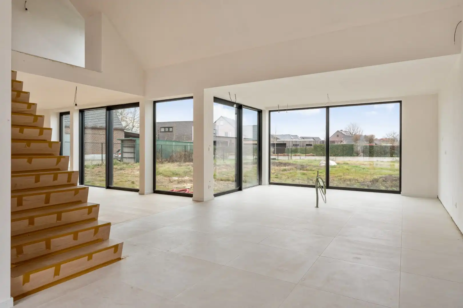 Exclusieve halfvrijstaande woning te koop na transformatie van bestaande hoeve naar 2 BEN-woningen!  foto 8