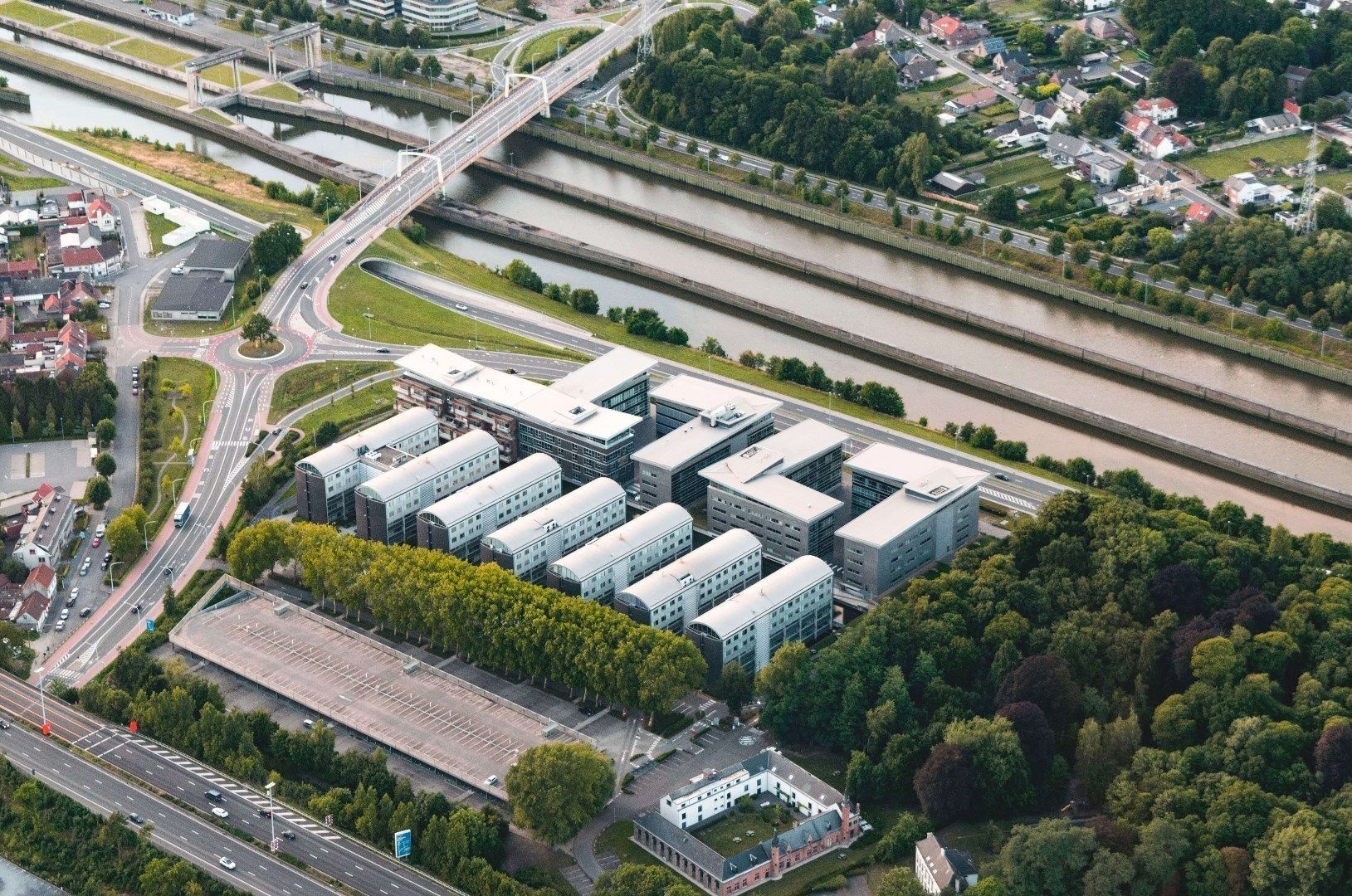 Gerenoveerde energiezuinige kantoren in Axxes Business Park foto 25