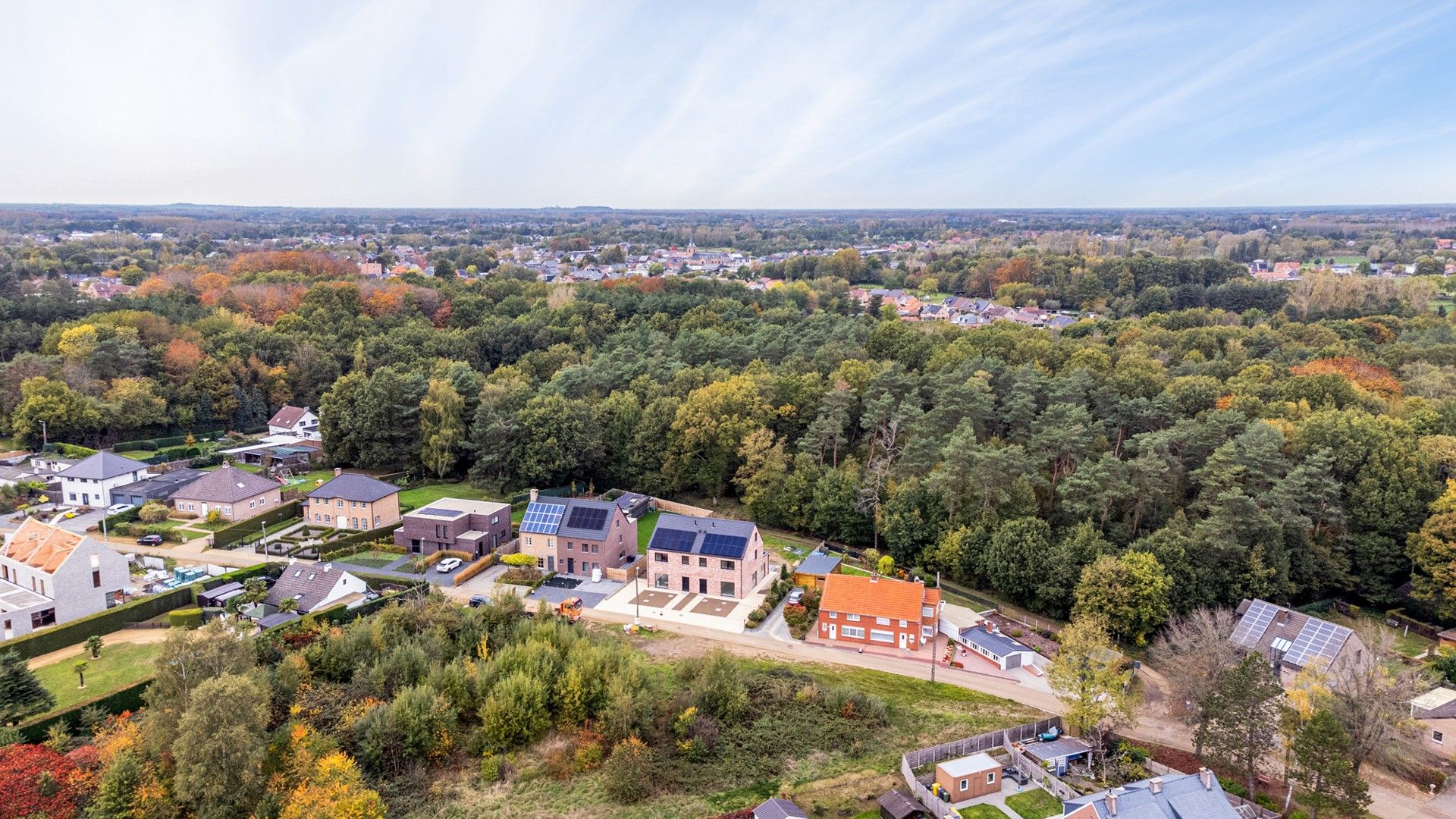 Nieuwbouw lage energie-woning vlak bij een bos in zeer rustige straat foto 23