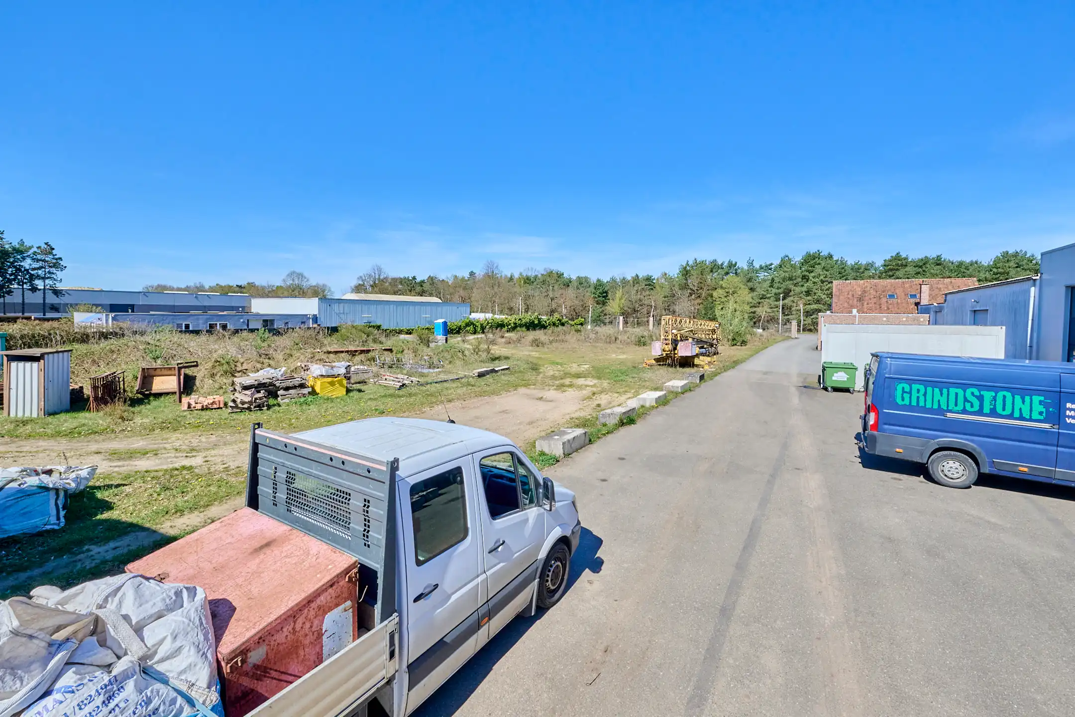 TE KOOP: BEDRIJFSGEBOUW OP PERCEEL VAN 8.000M² IN ZONHOVEN foto 17
