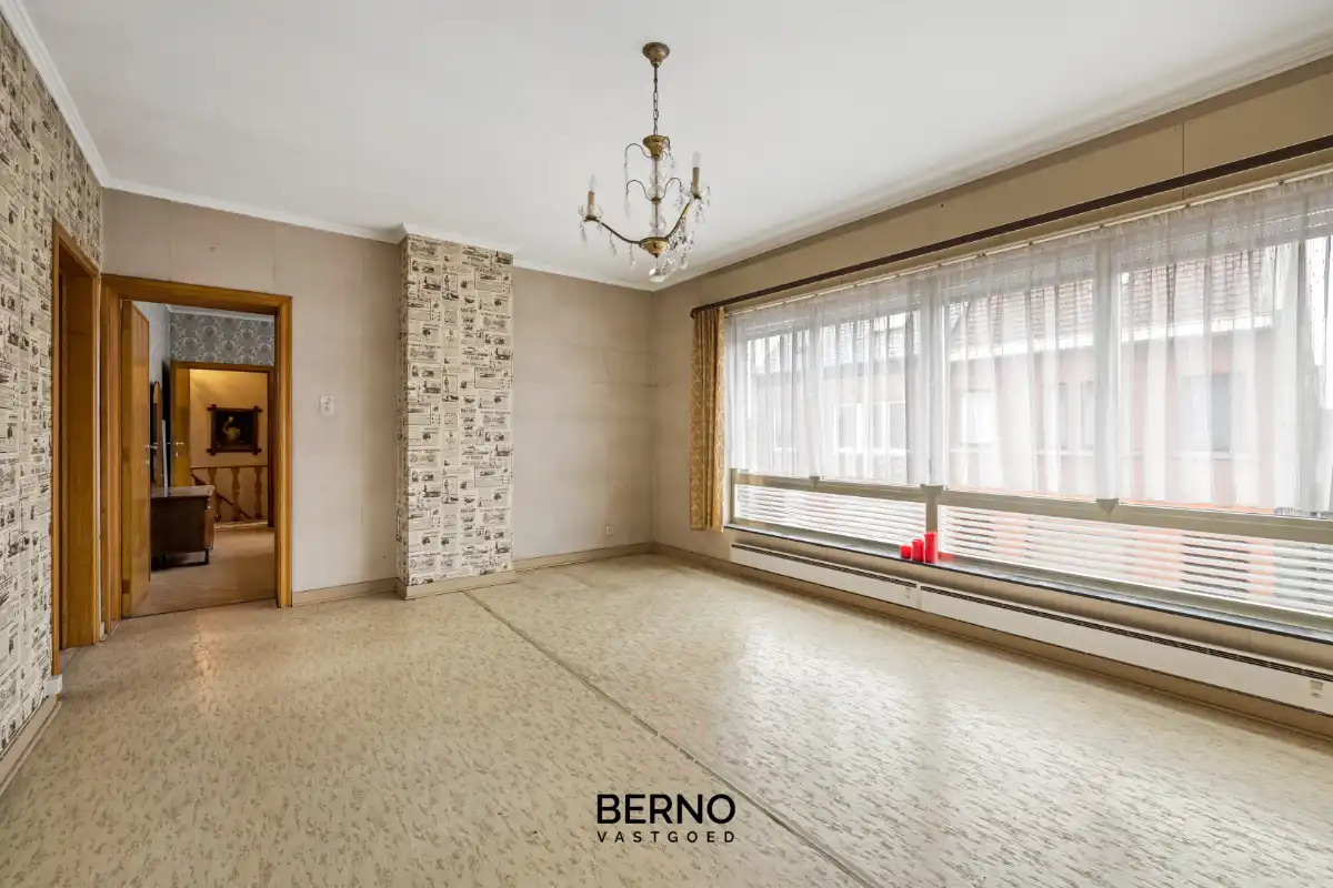 Ruime gezinswoning met 4 slaapkamers en garage. foto 16