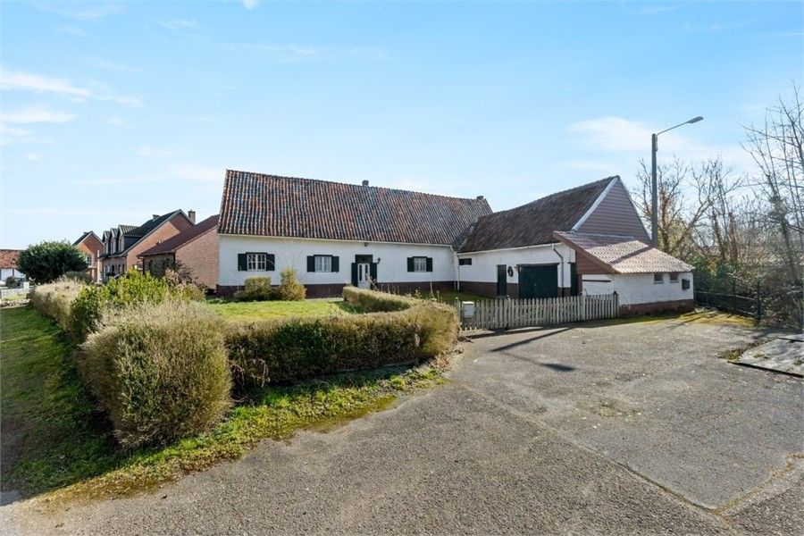 RUIM TE RENOVEREN PAND MET VEEL POTENTIEEL IN HET GEZELLIGE ZEPPEREN foto 9