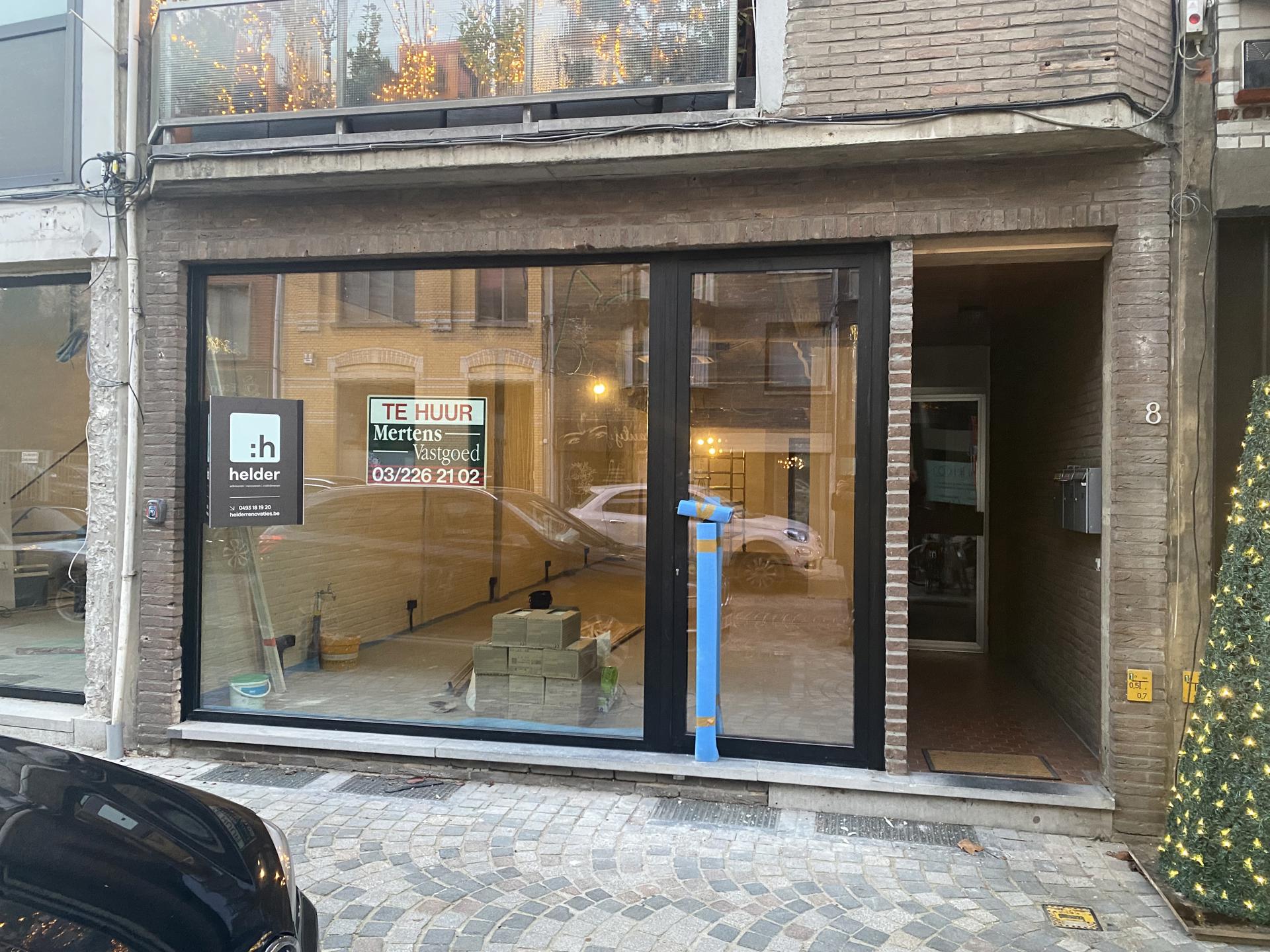 Winkel te huur foto {{pictureIndex}}
