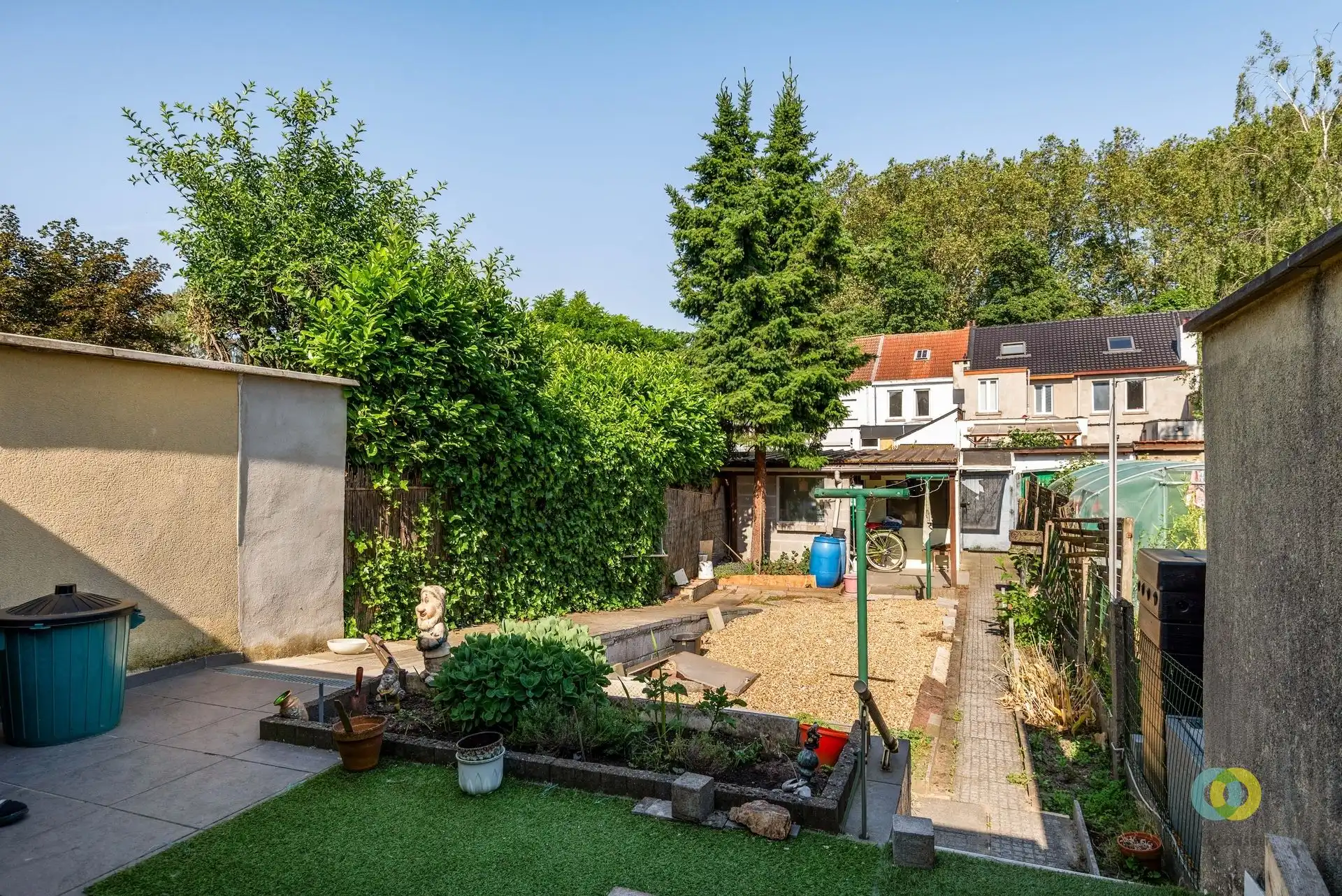 Woning met staanplaats en tuin foto 5