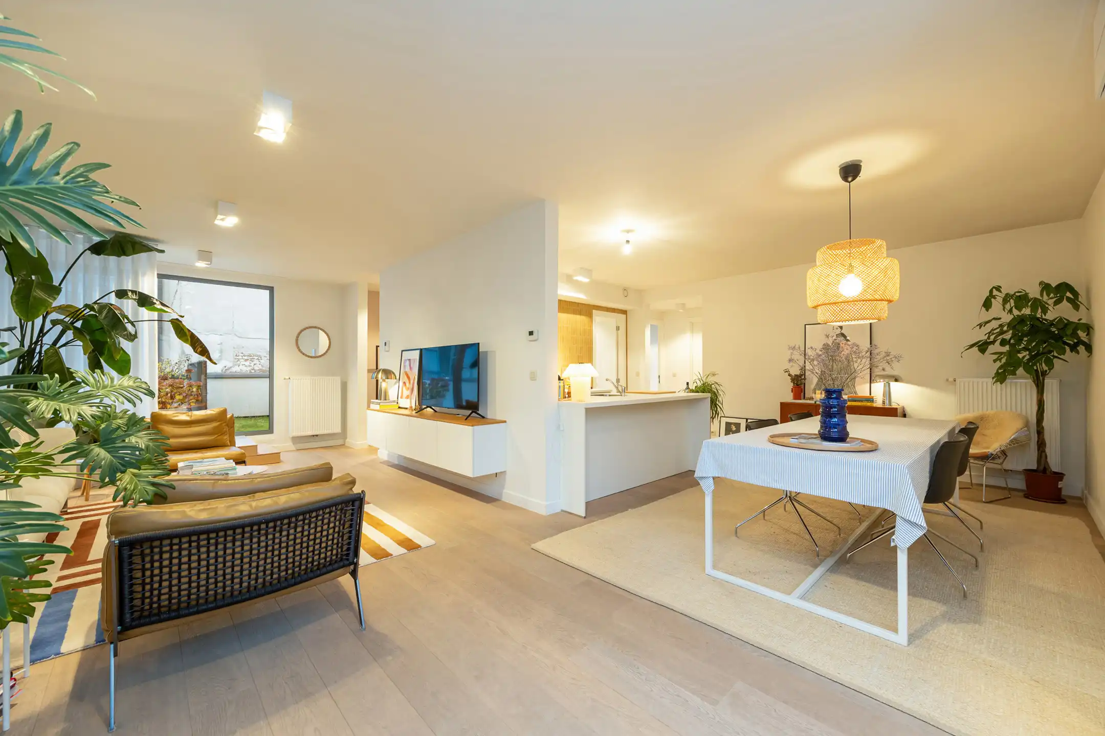 Modern en lichtrijk appartement met twee terrassen foto 5