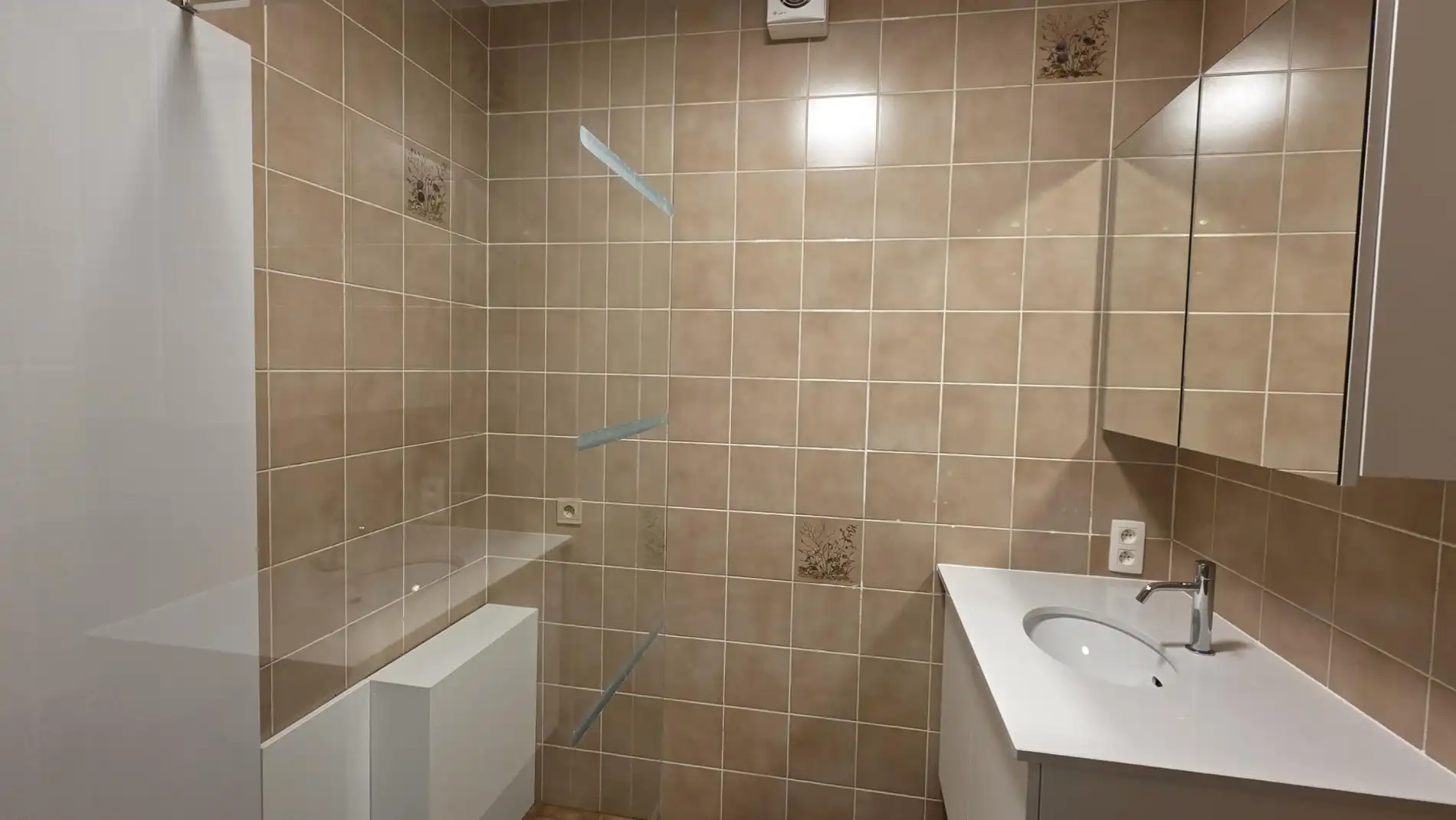 Appartement op het 2de vd in het centrum van Heist-o/d-Berg  foto 6