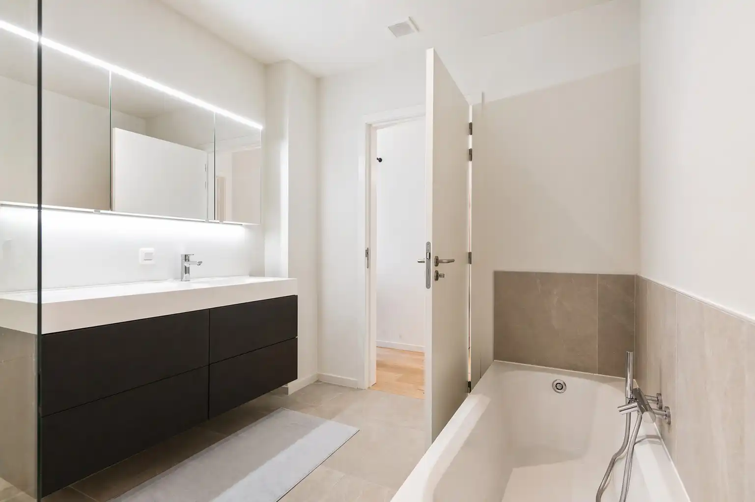 Recent appartement met terras in het centrum foto 8