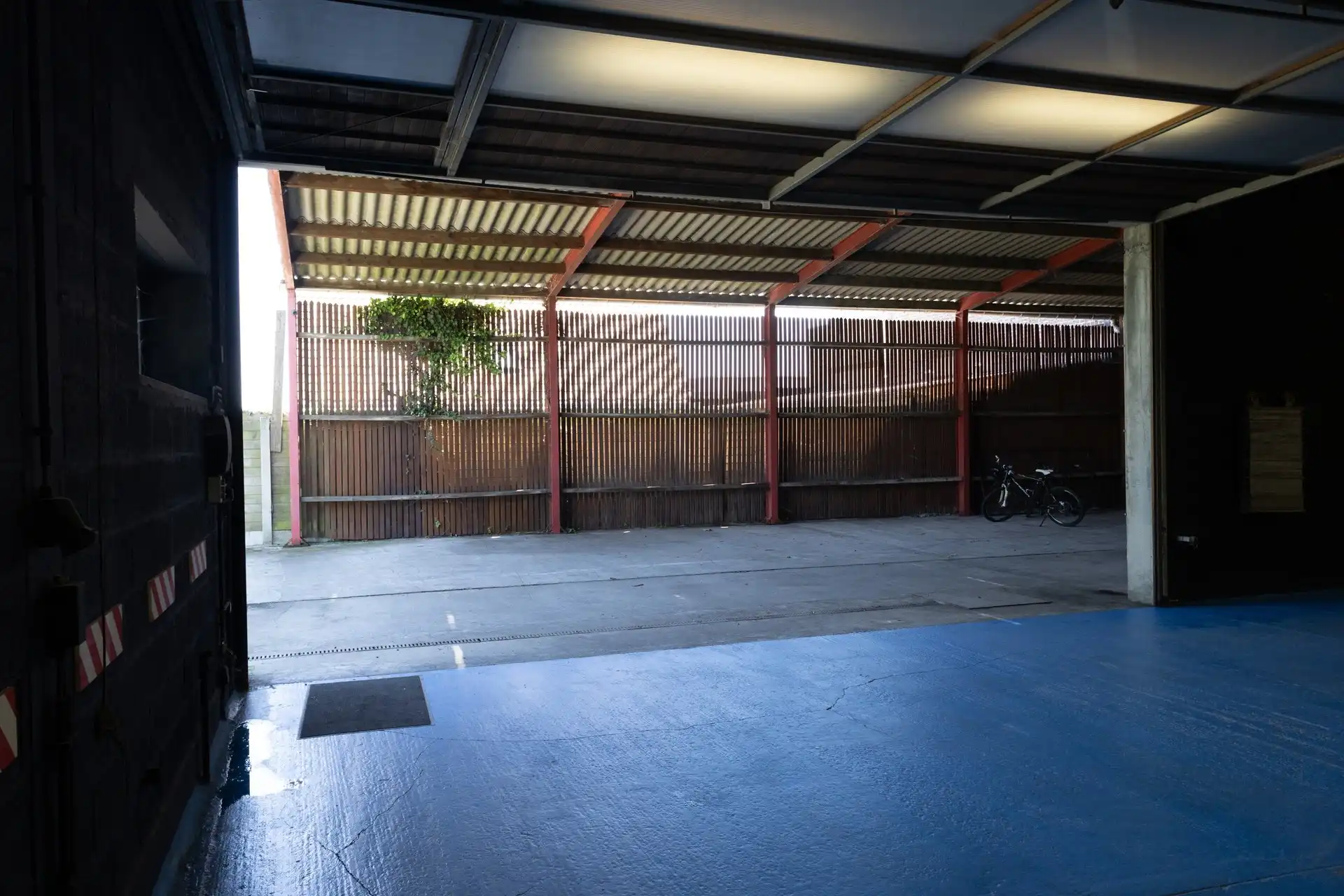 Veelzijdig handelspand met toonzaal, atelier en ruime woonst te Okegem foto 13