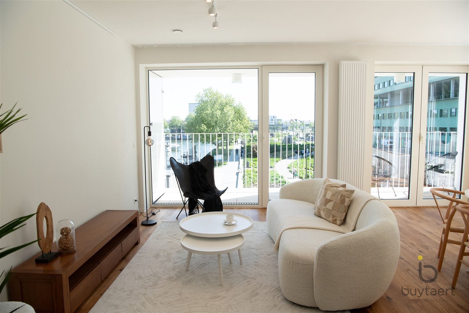 Luxe 3 slpk appartement met een gigantisch terras met zicht op het Kempisch dok. foto 11