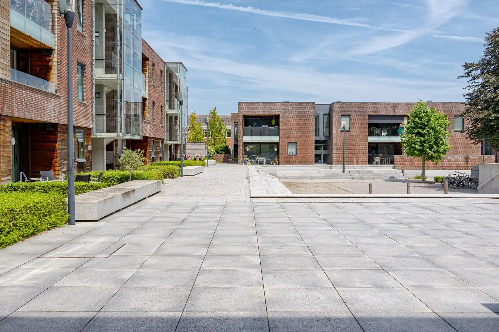 Instapklaar appartement met 2 slaapkamers, garage, berging en zonneterras in Dadizele foto 4