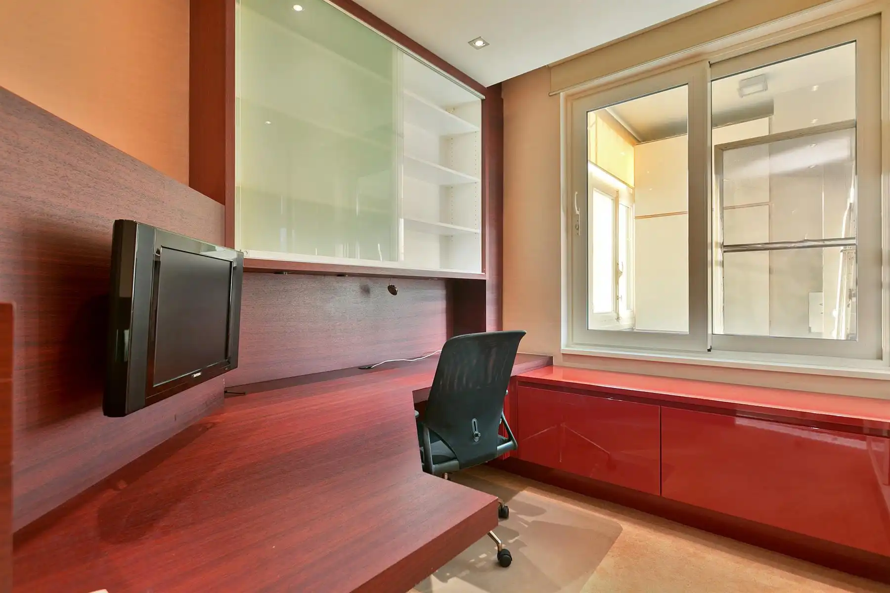 Gemeubileerd app. met uitzicht op het Stadspark  foto 10