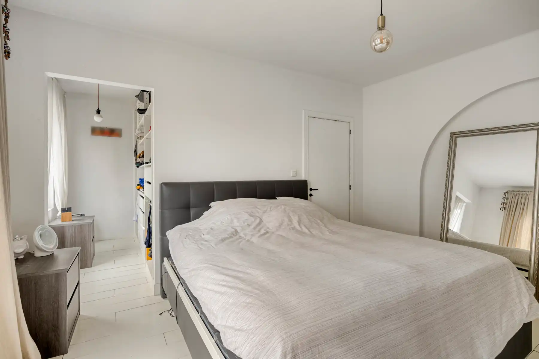 Leemans Immobiliën stelt u deze halfopen en bijzonder gezellige woning voor, gelegen in het hart van Merchtem.  foto 17