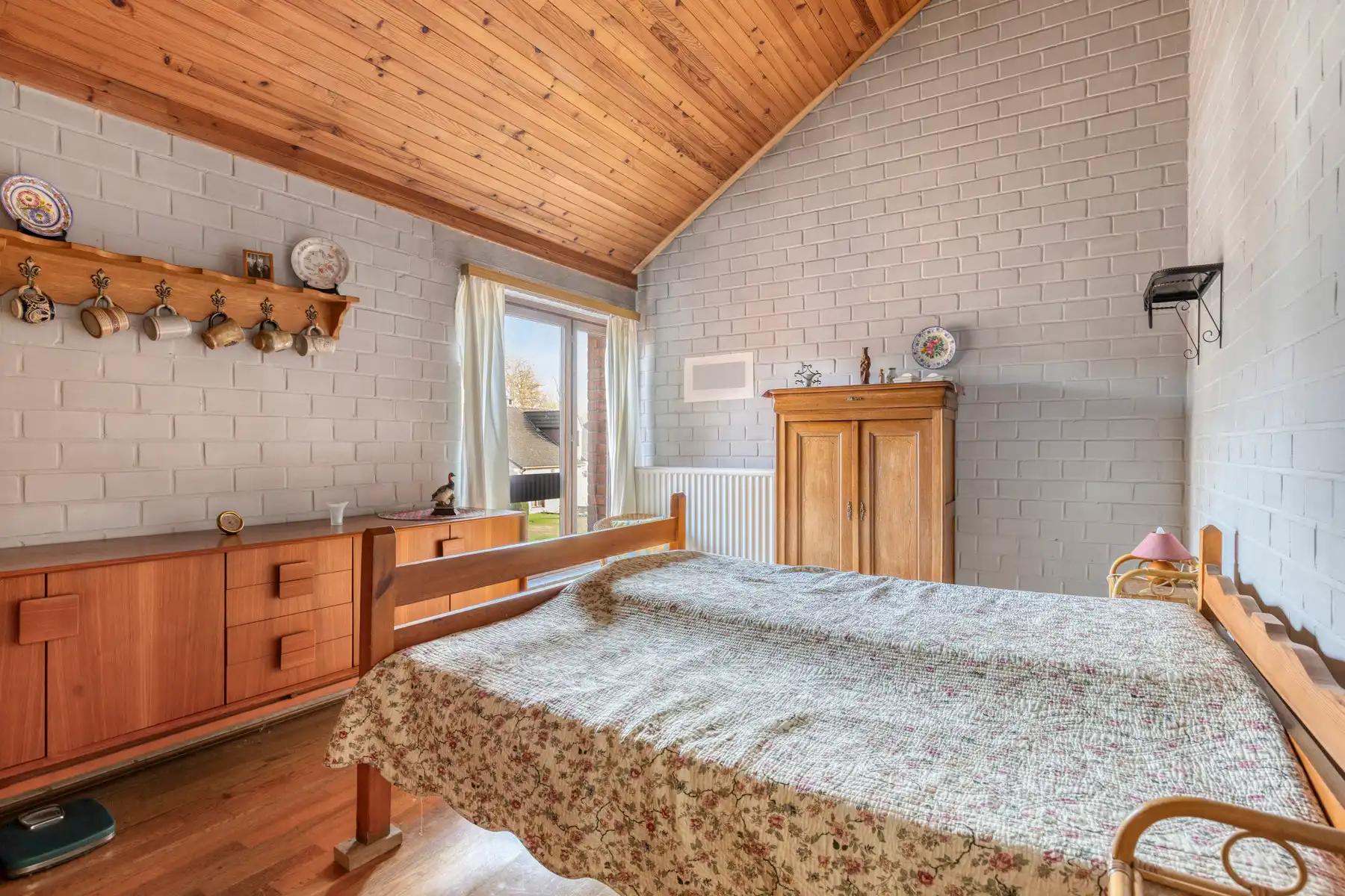 Villa met 5 slaapkamers, tuin en dubbele garage foto 16