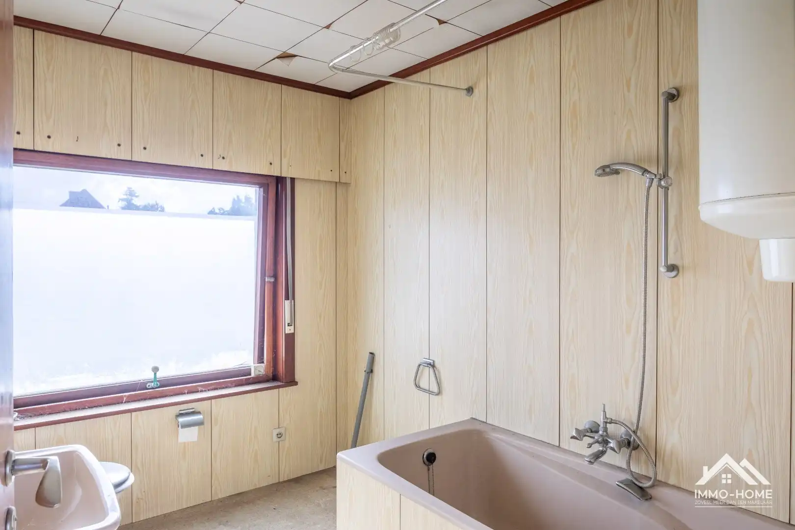 Ruime te renoveren hoekwoning met garage!!  foto 20