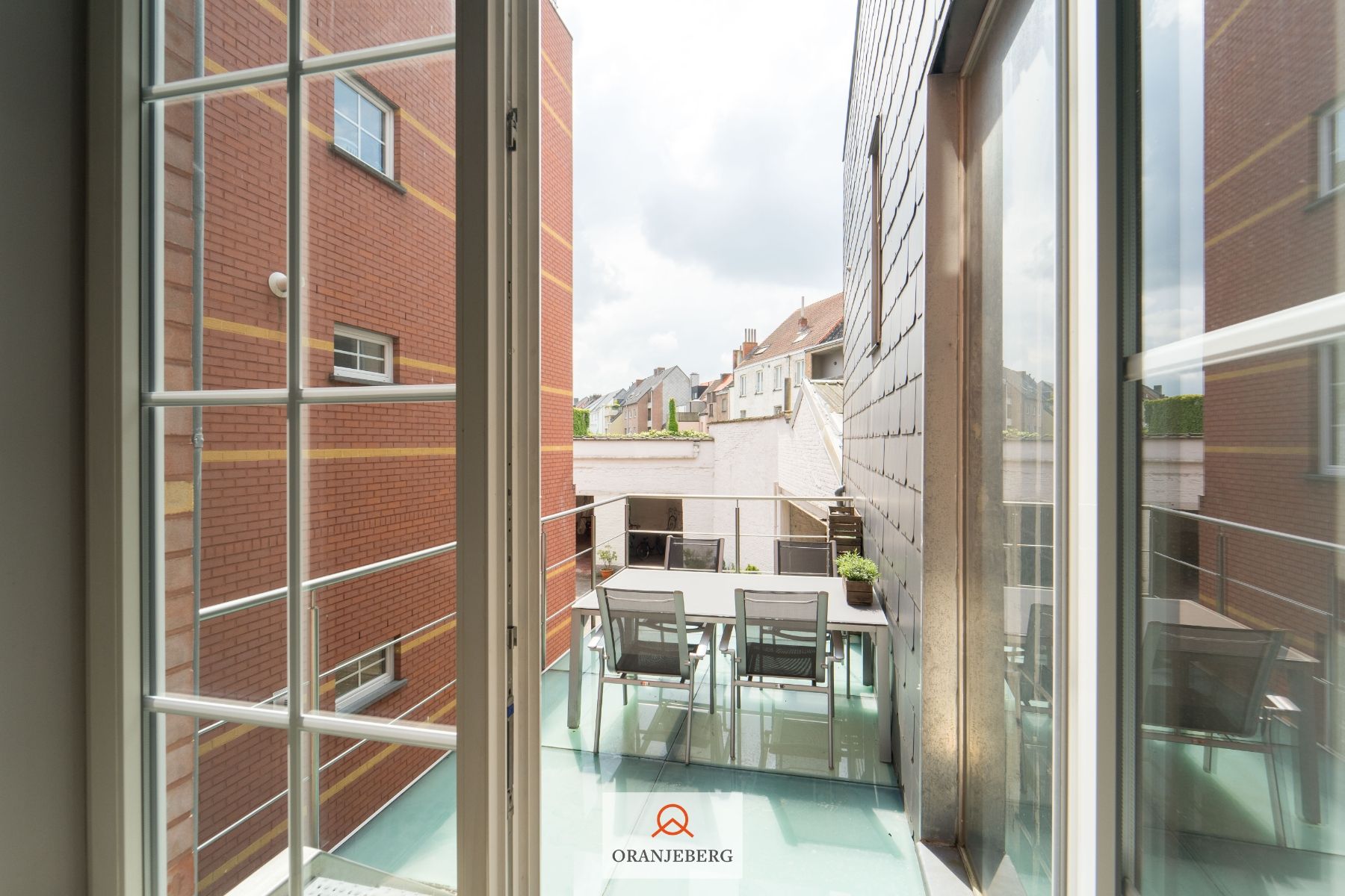 Leuke woning tussen Prinsenhof en Begijnhof aan het water foto 23