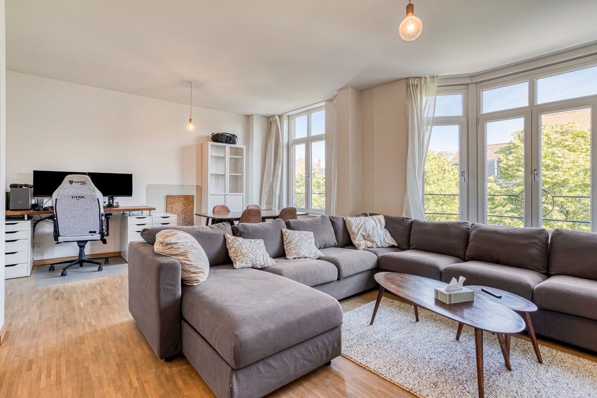 Vernieuwd 1-slaapkamerappartement aan het Sint-Pietersstation foto 2