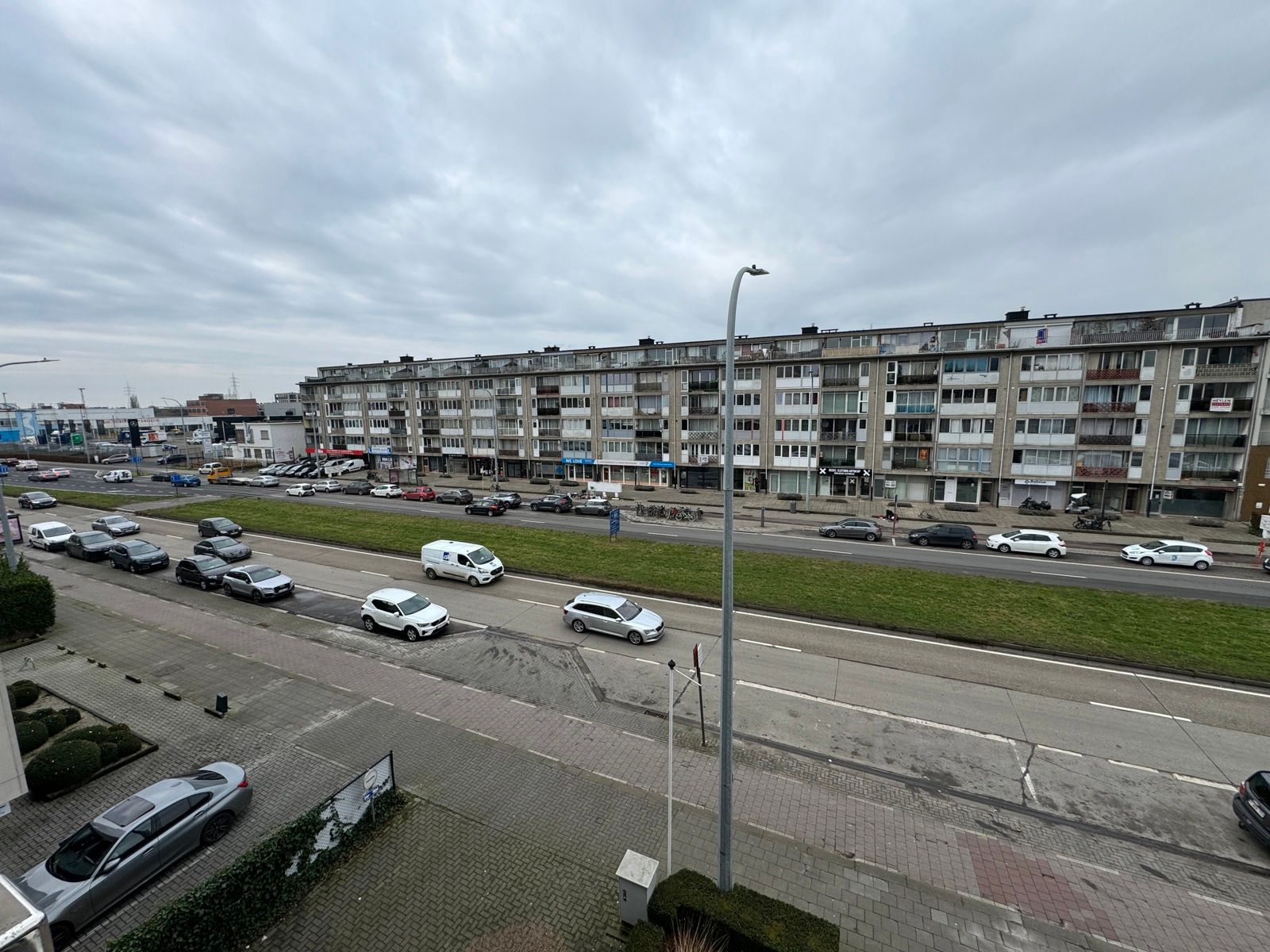 Kantoor 3de verdiep op Bisschoppenhoflaan + parking foto 18
