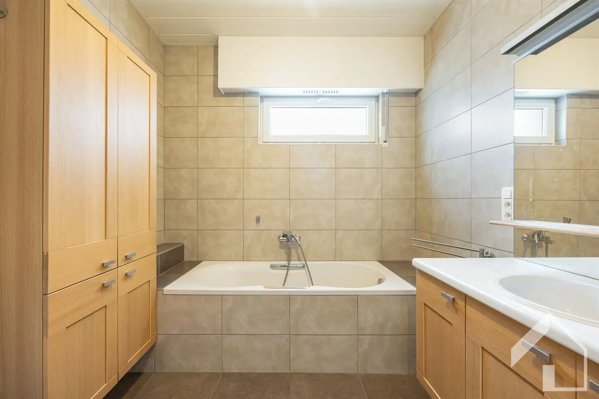Gerenoveerde laagbouwwoning op 2984m2 foto 10