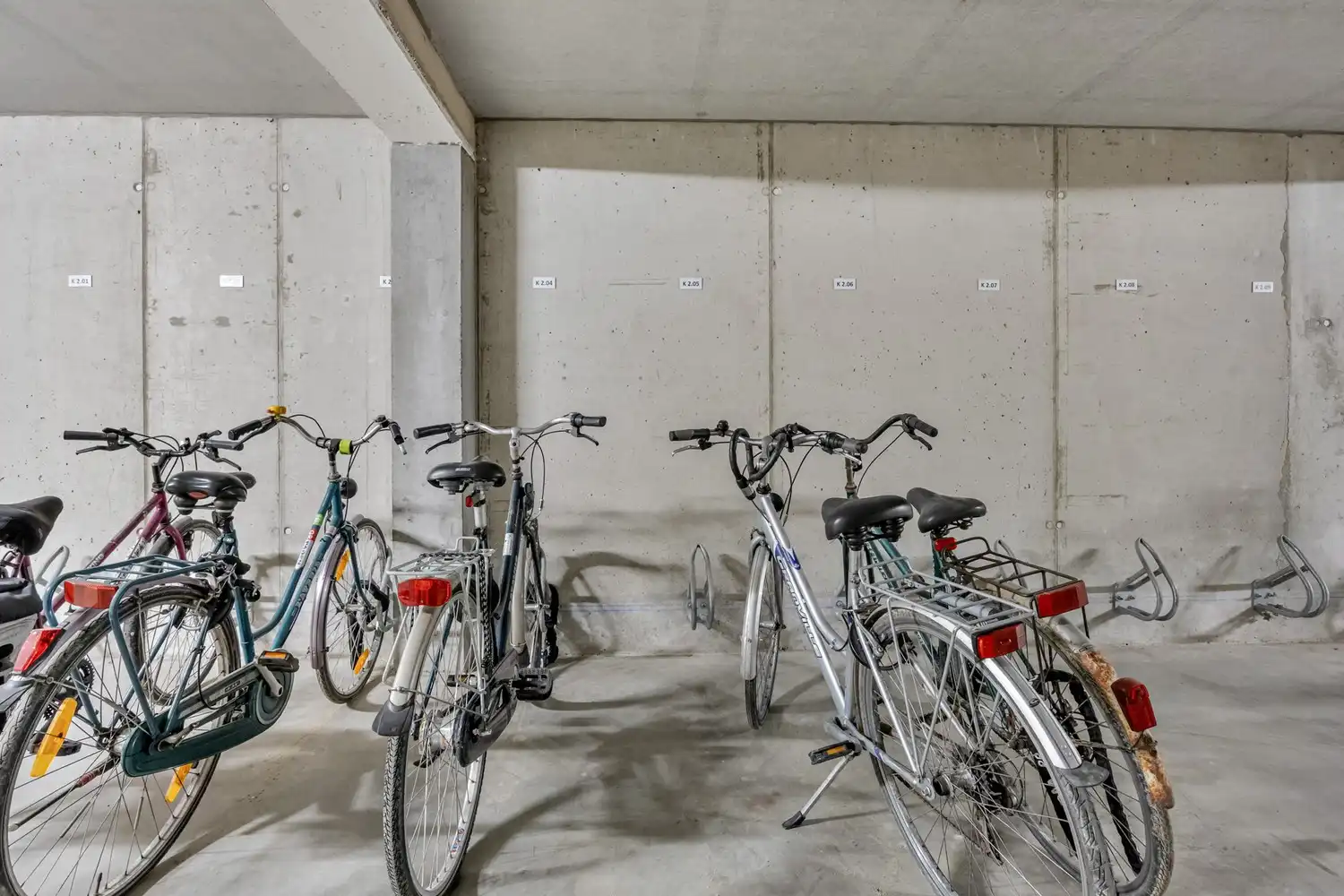 Moderne en lichtrijke studentenkamer met eigen sanitair nabij het station te Leuven! foto 17