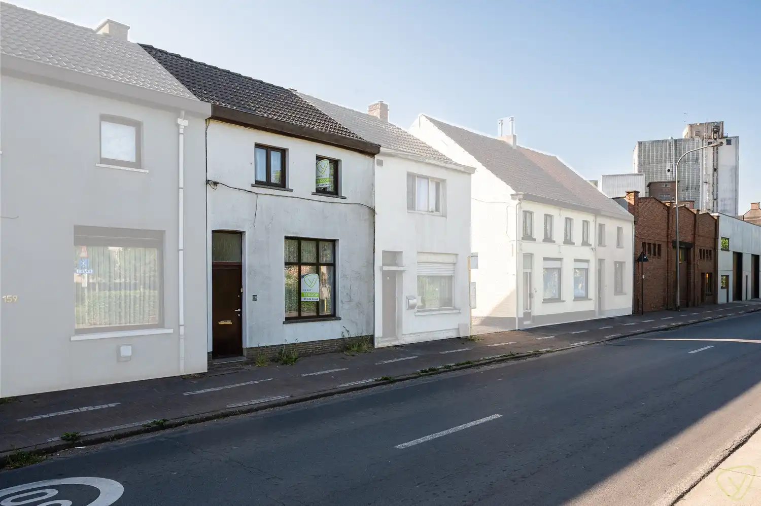 Hoofdfoto van de publicatie: Te renoveren woning met veel potentieel