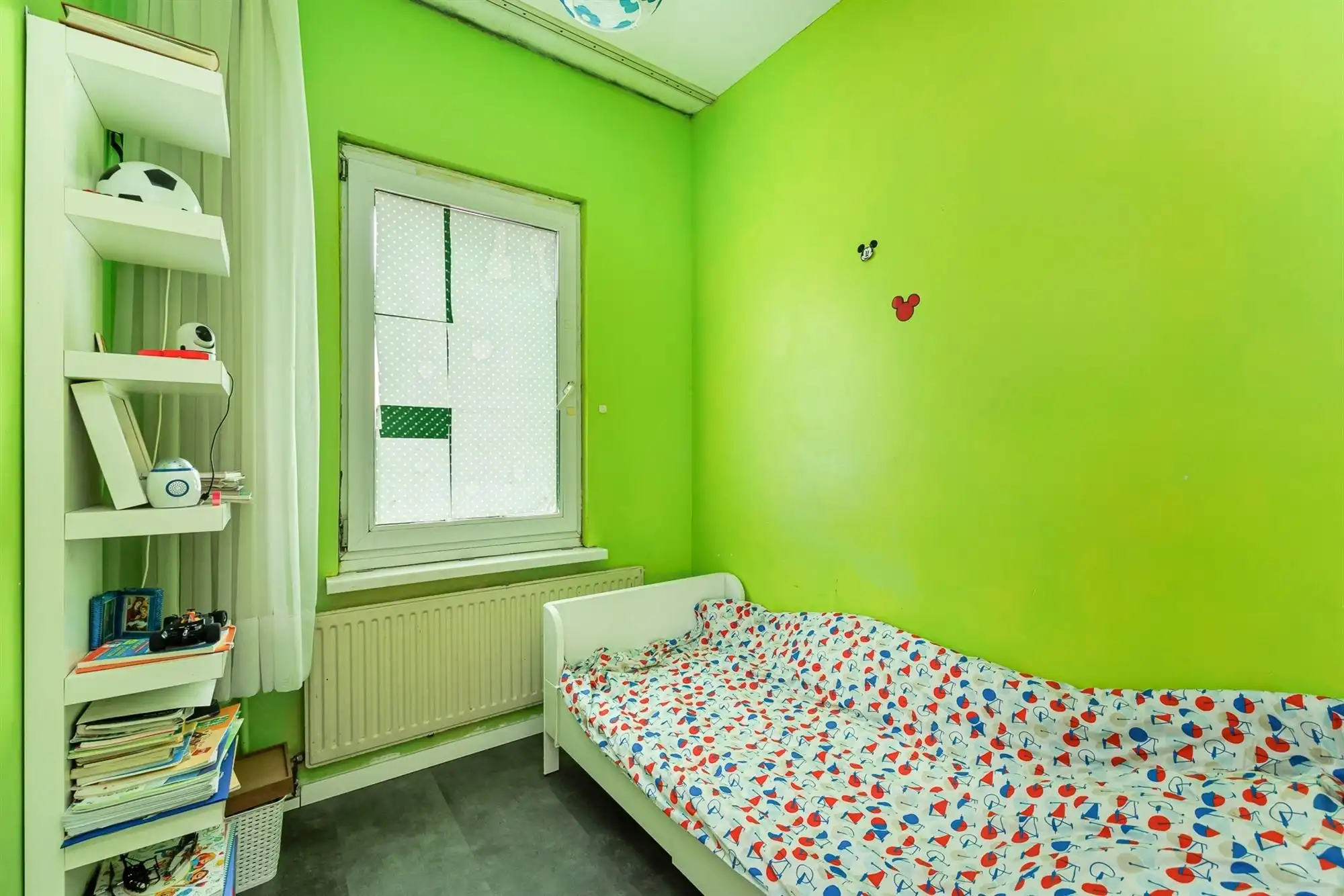 Huis met drie slaapkamers en leuke stadstuin.  foto 16