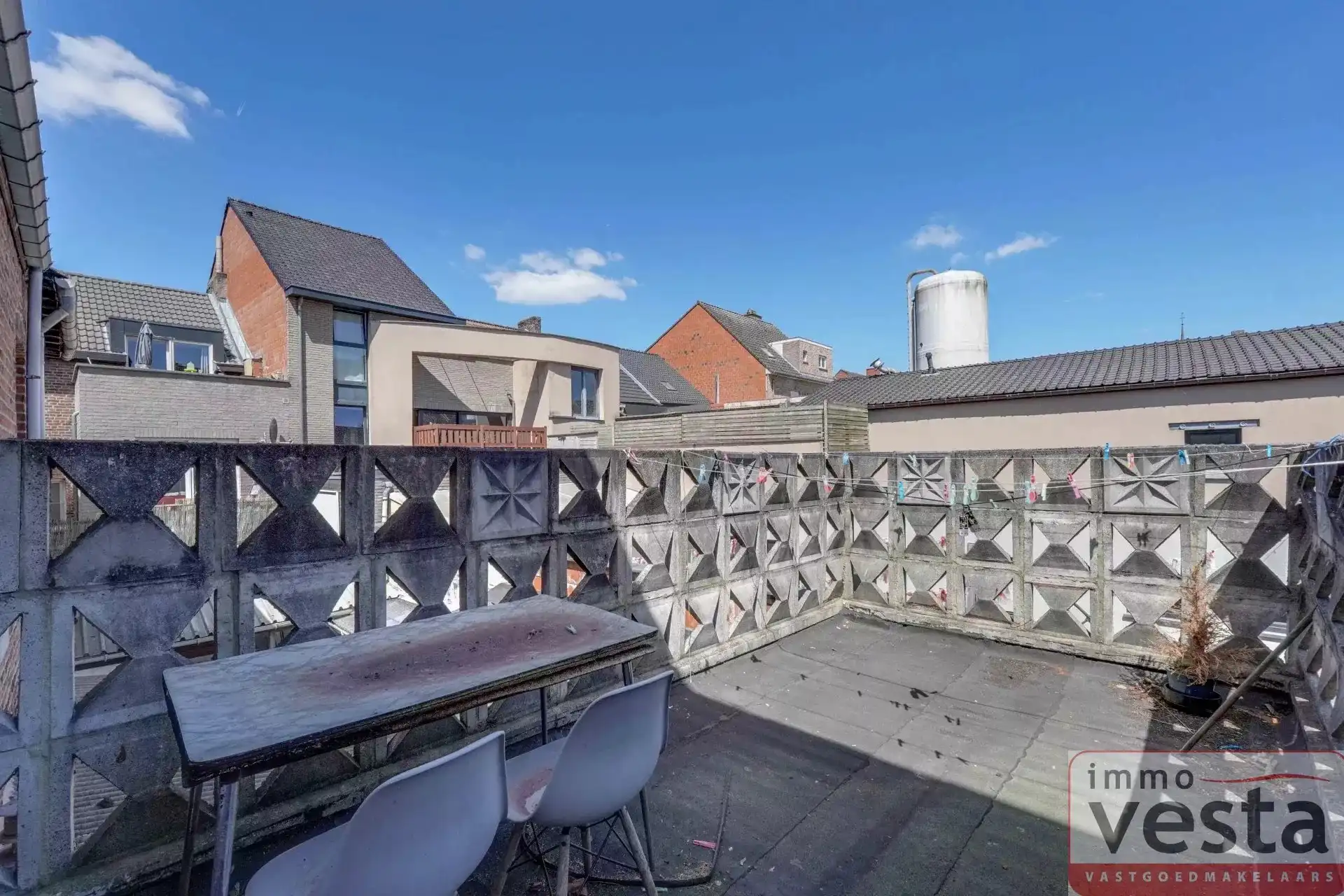 Ruime rijwoning op wandelafstand van centrum foto 15