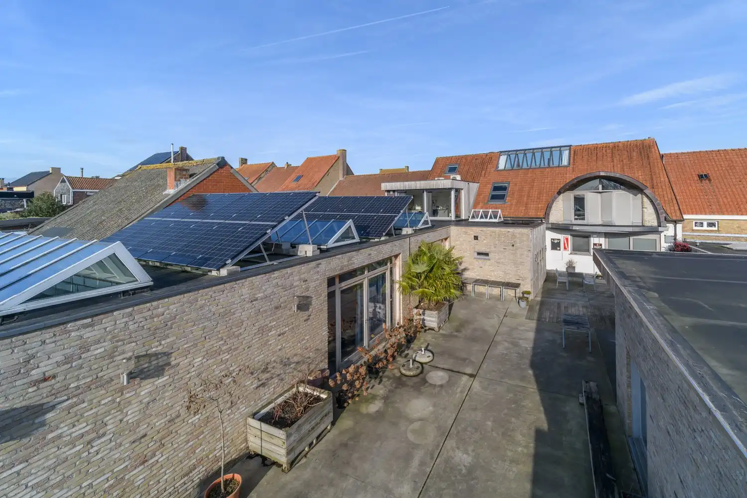 BEVEREN AAN DE IJZER: Handelszaak (momenteel horeca) met heel wat ruimte, woonst én zalige tuin op 1.150m² totale grondoppervlakte. foto 11