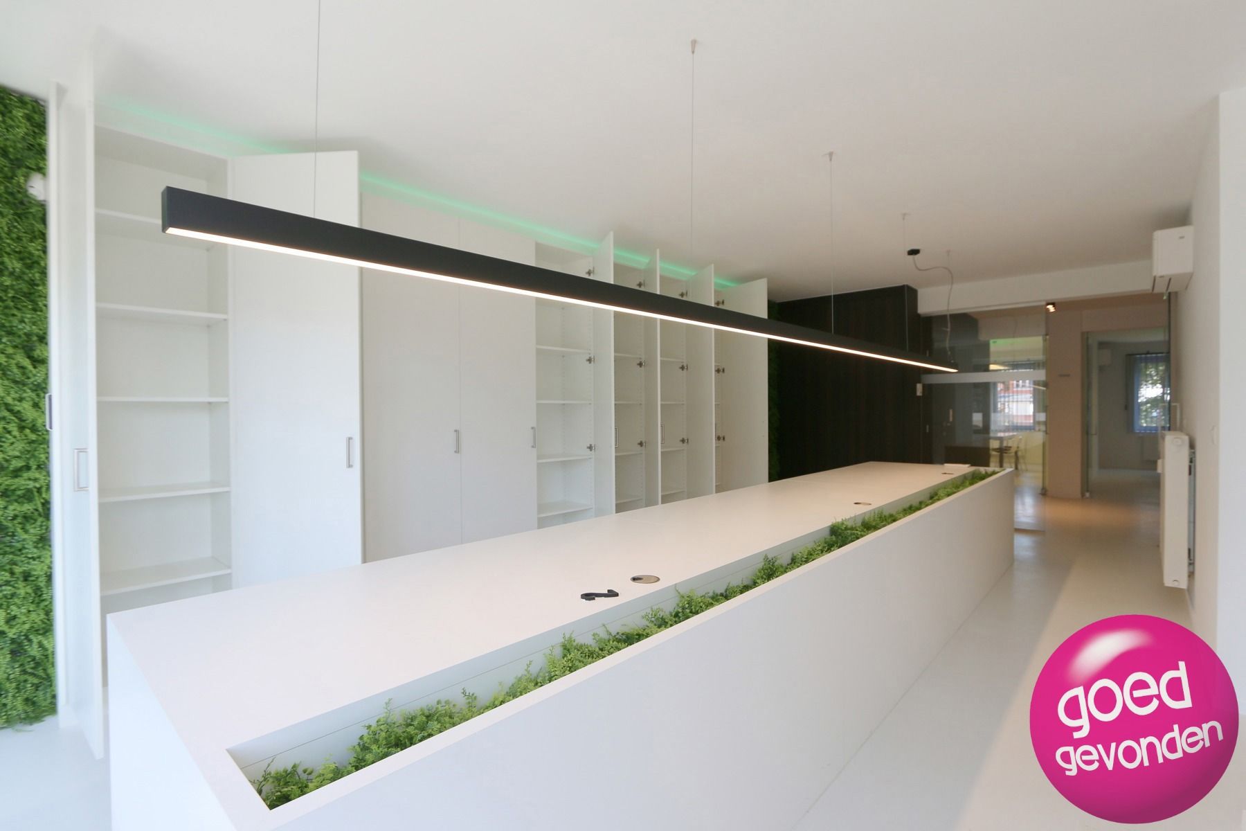 PLUG-IN modern kantoor + veel passage foto 17