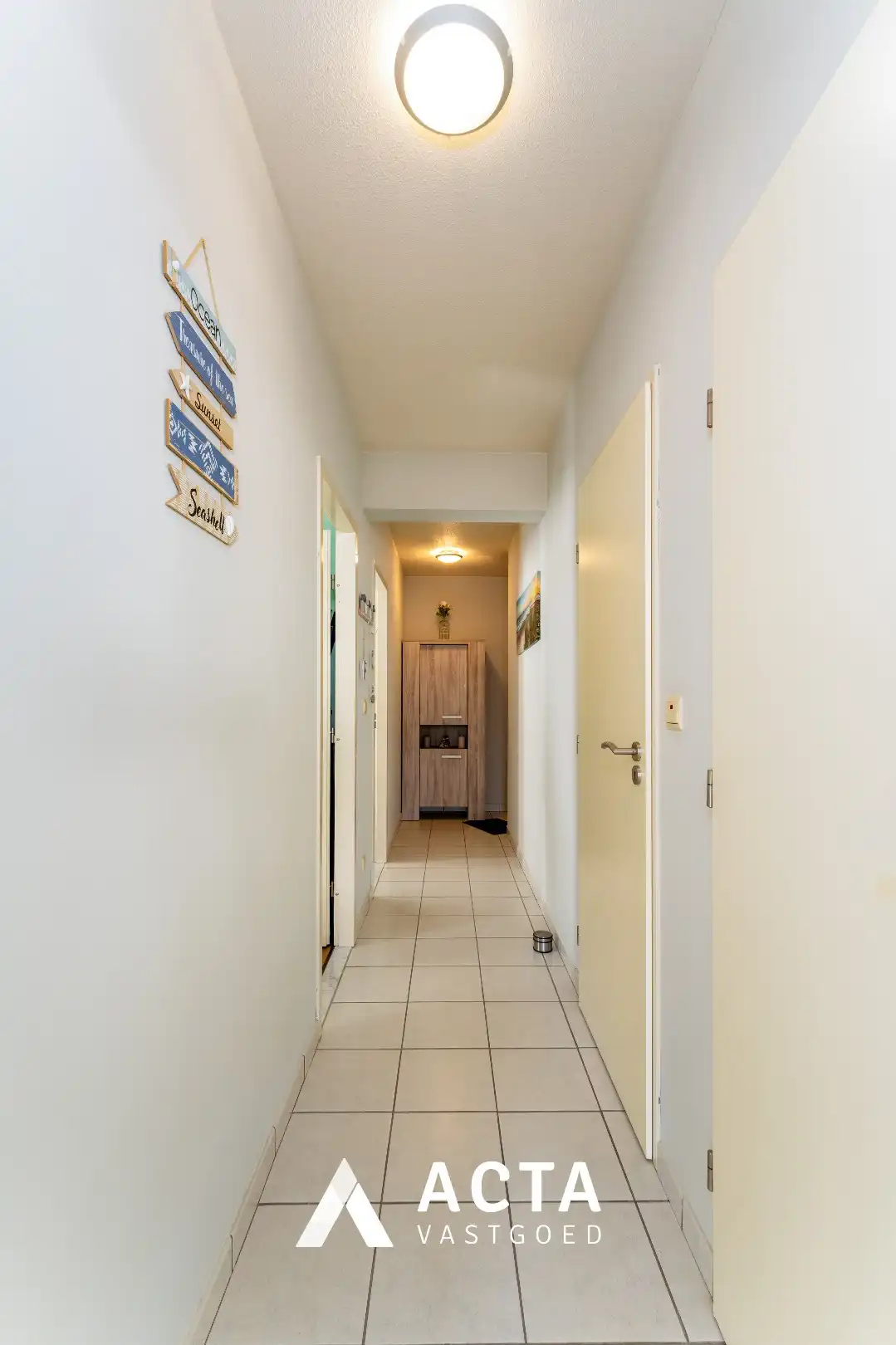 Instapklaar hoekappartement met twee slaapkamers in Mariakerke foto 8