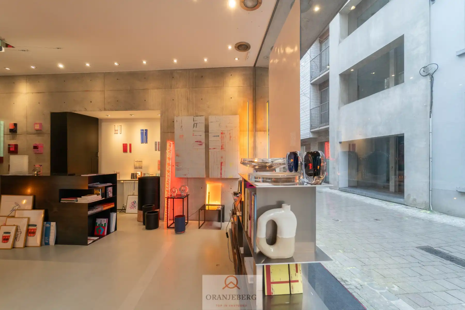 Handelshoekpand Te Huur in gezellig zijstraatje van de Mageleinstraat foto 8