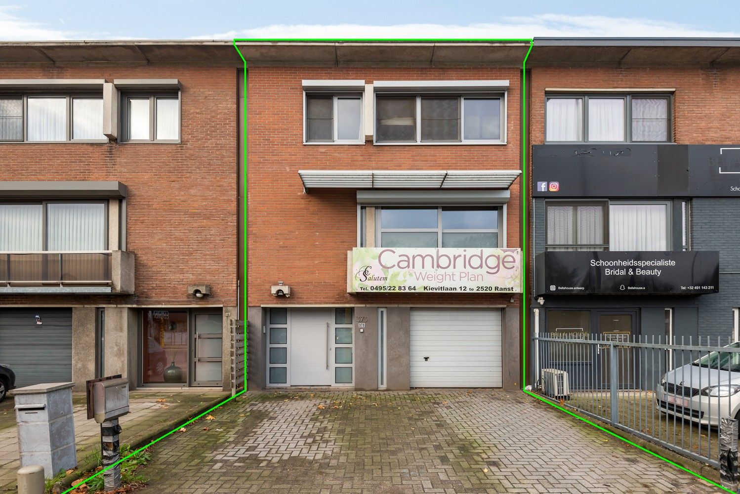 Ruime bel-etage woning met 4 grote slaapkamers te Wommelgem. foto {{pictureIndex}}