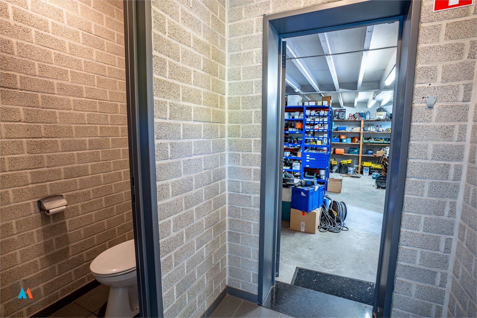 Kantoorruimte met parkeergelegenheid foto 4