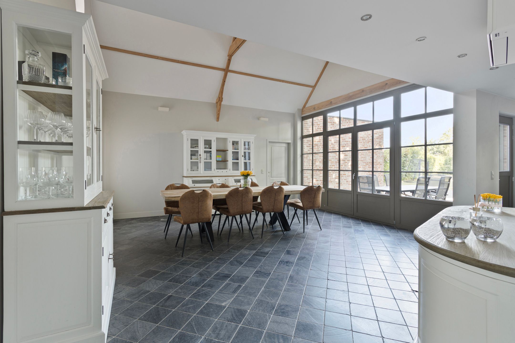Kwalitatief gerenoveerde woning foto 10