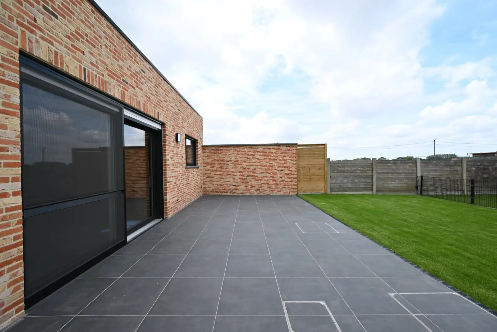 Prachtige nieuwbouwwoning met 3 slaapkamers en ruime garage! foto 7