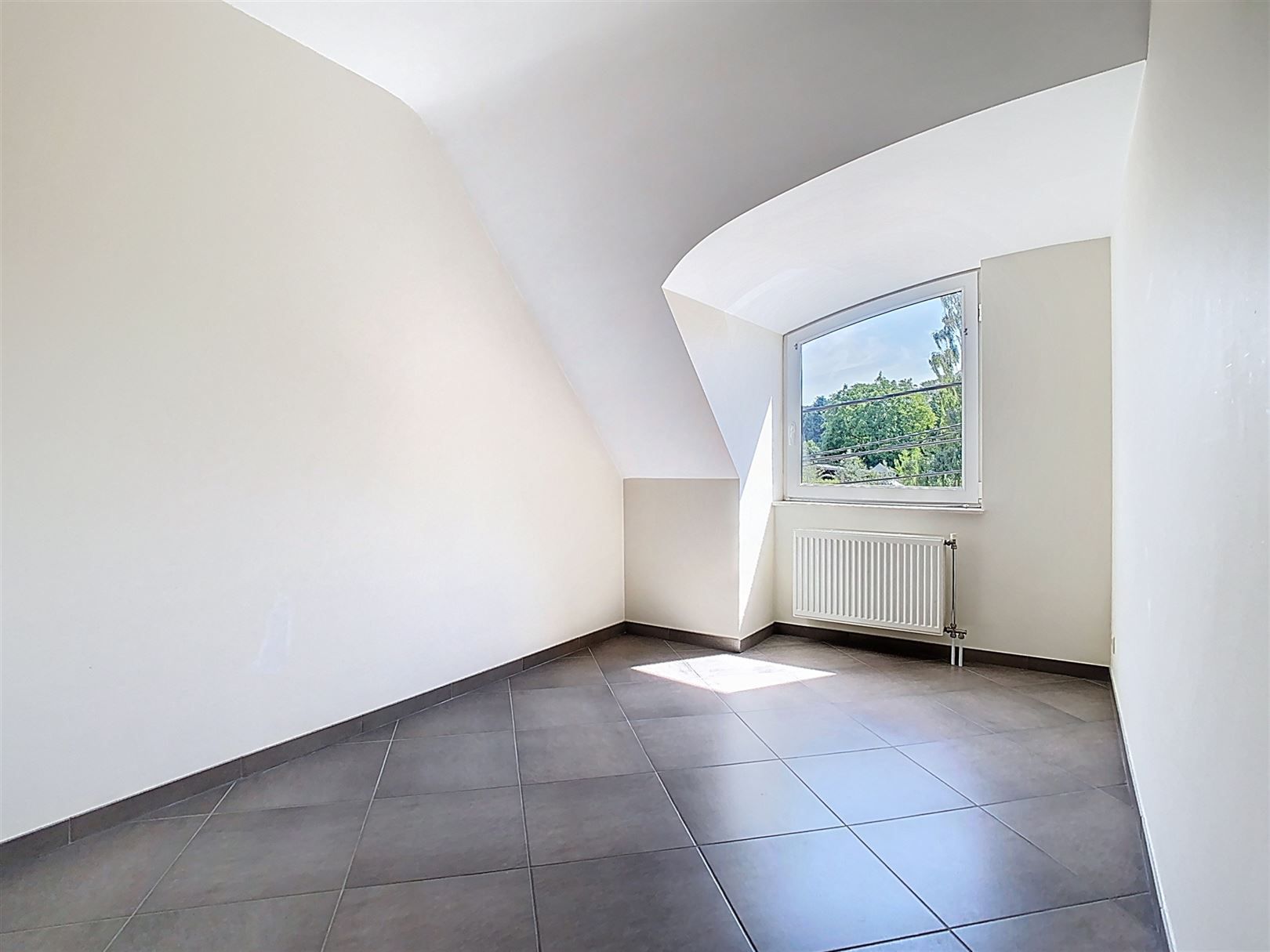 Ruim duplex app met terras, 3 slpks, parkeerplaats foto 29