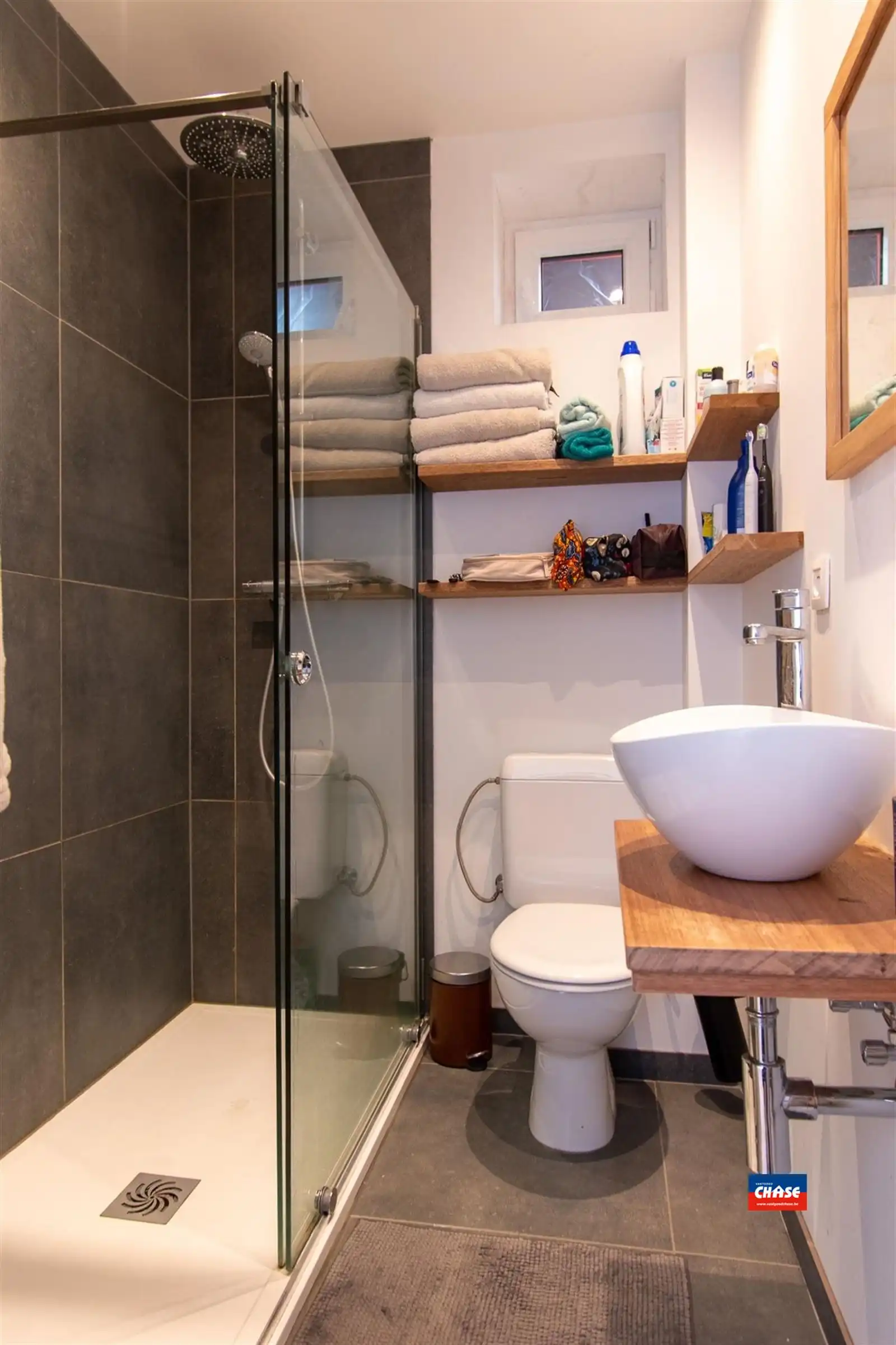 Trendy appartement met 2 slaapkamers en terras op toplocatie foto 5