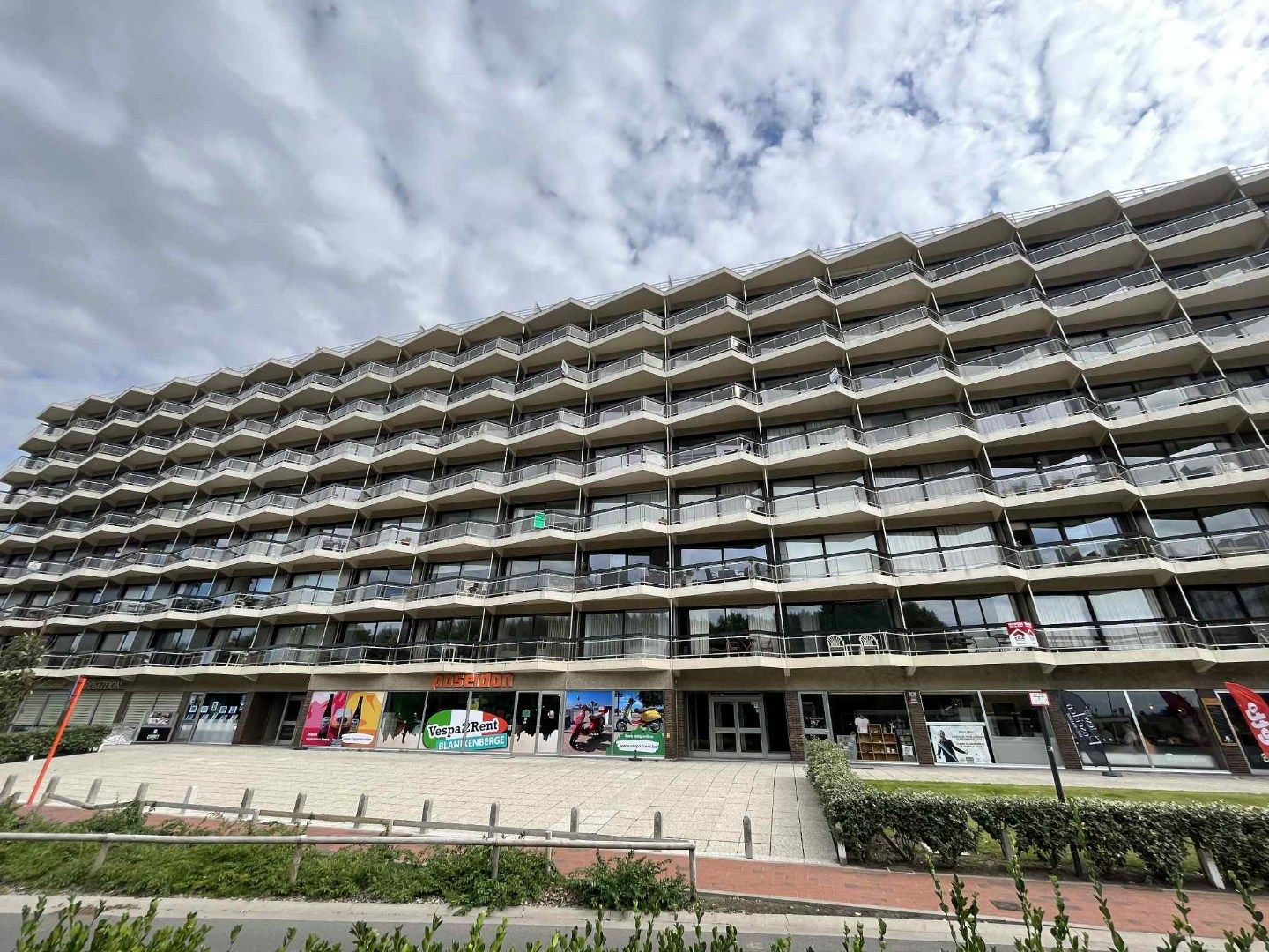 Verzorgde studio met prachtig zeezicht foto 14