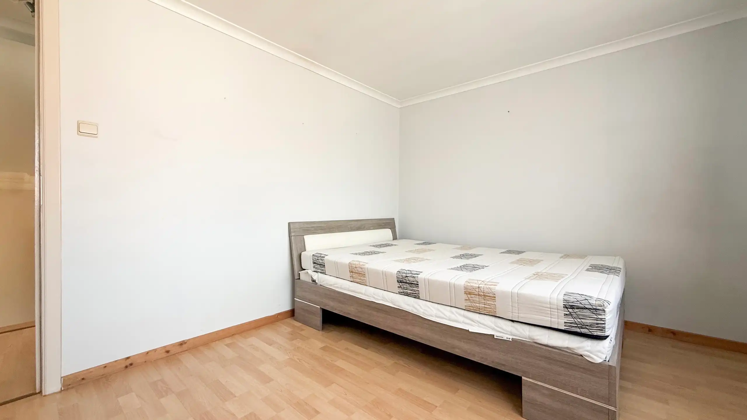 Ruime woning met 4 SLPK op een toplocatie! foto 30