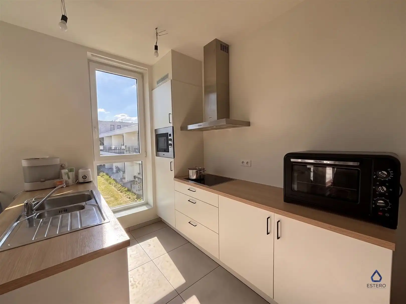Modern 2-slaapkamerappartement met terras en zicht op groen foto 6