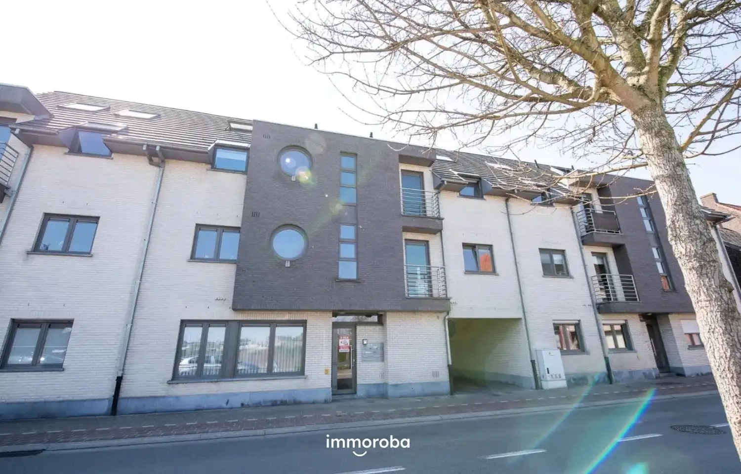 Centraal gelegen dakappartement te Zulte! foto {{pictureIndex}}