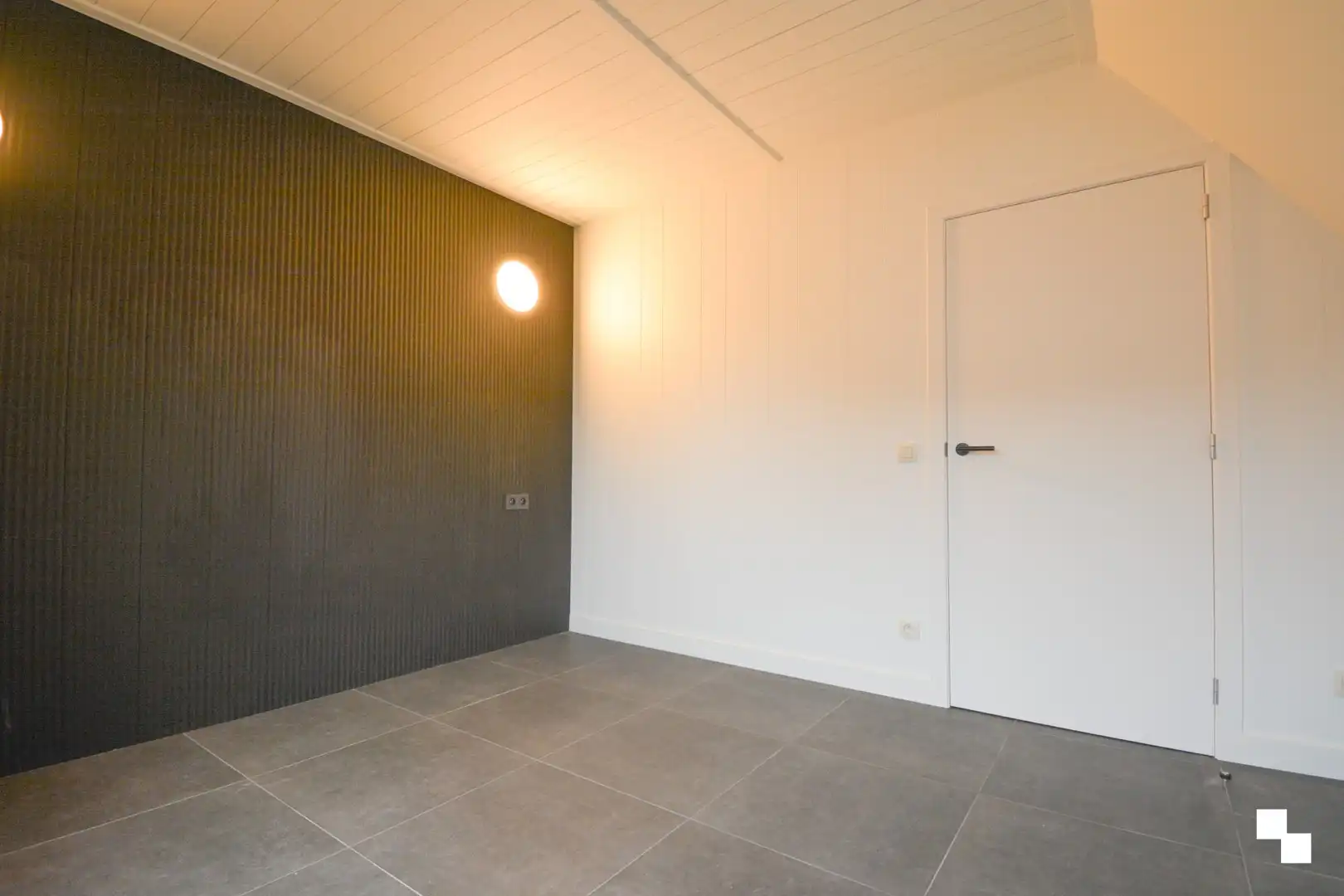 Volledig gerenoveerde alleenstaande woning met tuin, terras en garage in Hooglede. foto 20