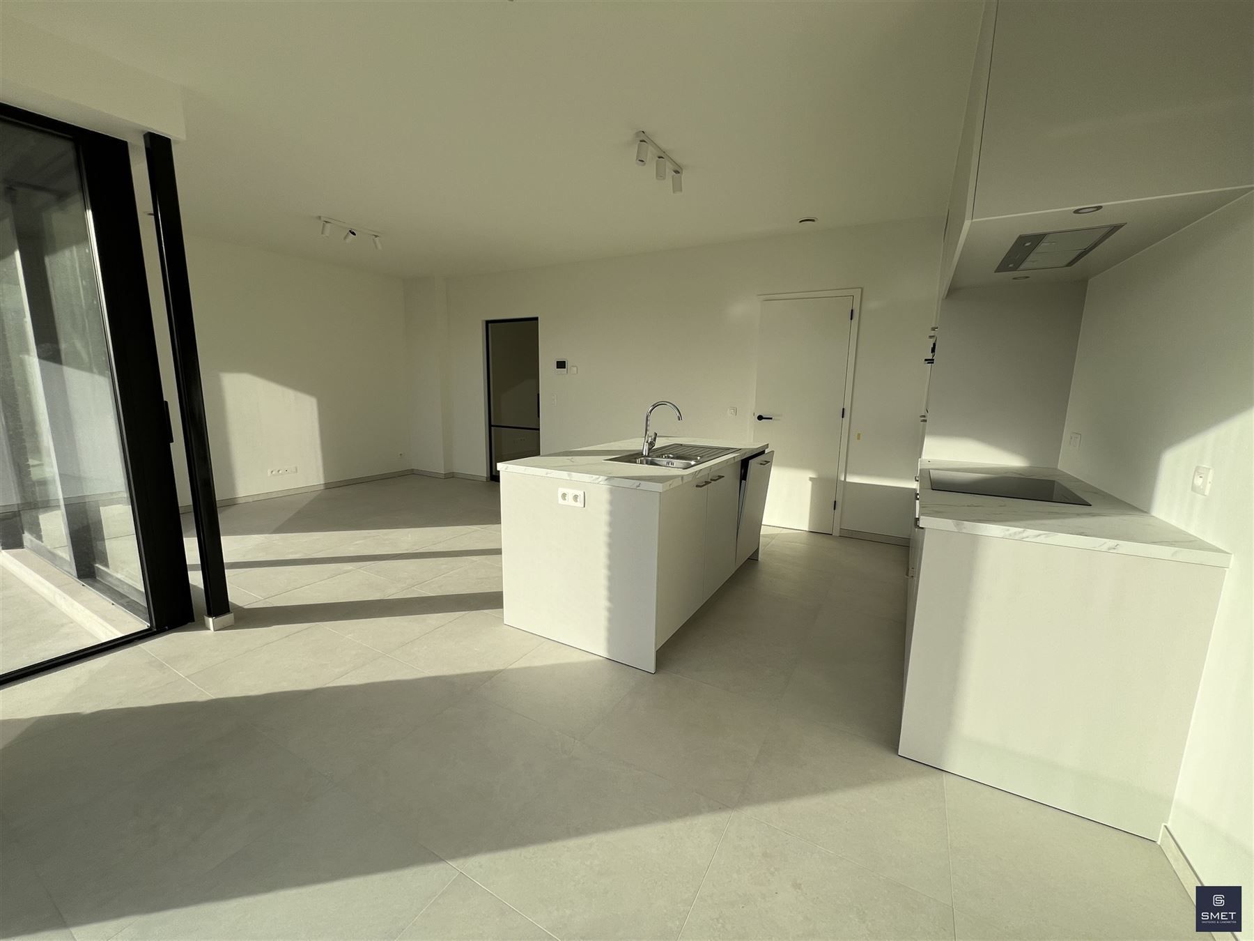 NIEUW APPT MET 2 SLPKS EN AUTOSTAANPL. foto 2