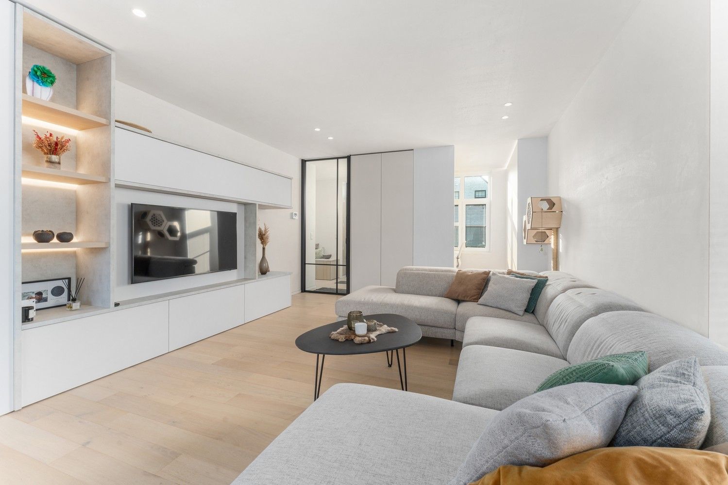 Exclusieve, recente nieuwbouwwoning met 5/6 slpks + tuin! foto 4