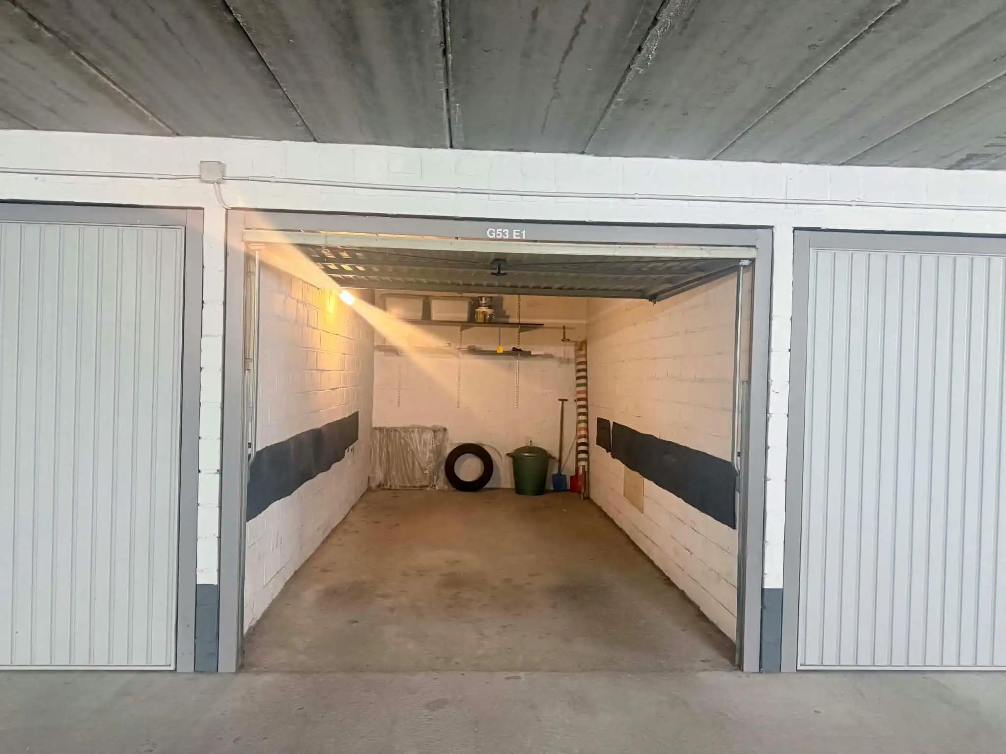 Goed gelegen garagebox te koop onder Zeedijk Middelkerke! foto 3