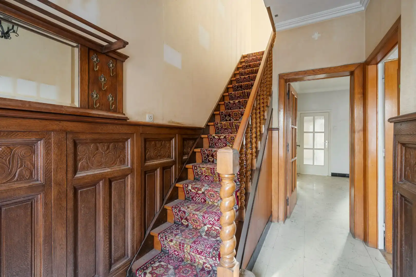 Woning met 7 slaapkamers en tuin met uitweg in Dadizele-centrum foto 2