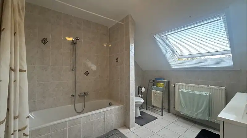 Ruime 3-slaapkamerwoning met TUIN en GARAGE te koop in Sint-Andries Brugge foto 10