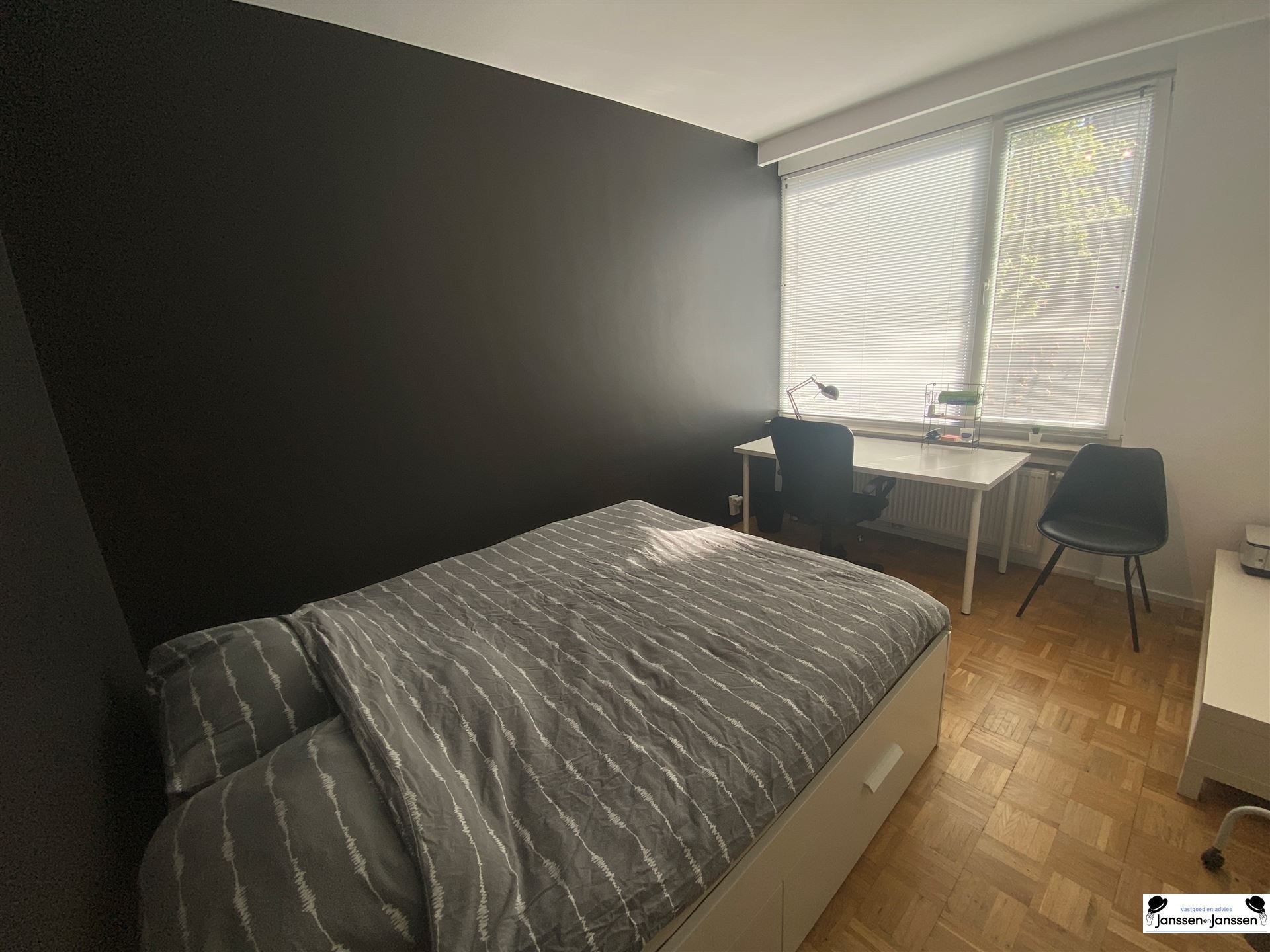 Mooi afgewerkt 2 slaapkamer appartement op en top locatie in Antwerpen foto 11