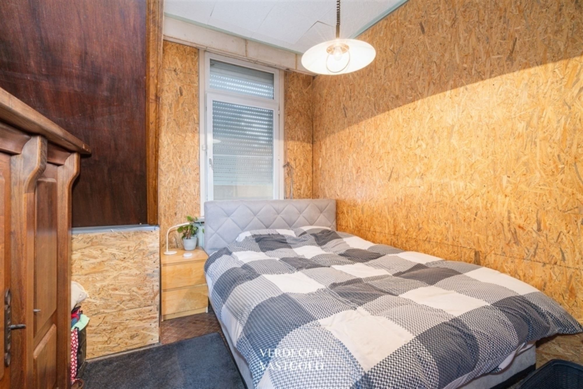 Halfopen woning met 3 slaapkamers, garage en perceel van 660m² foto 9