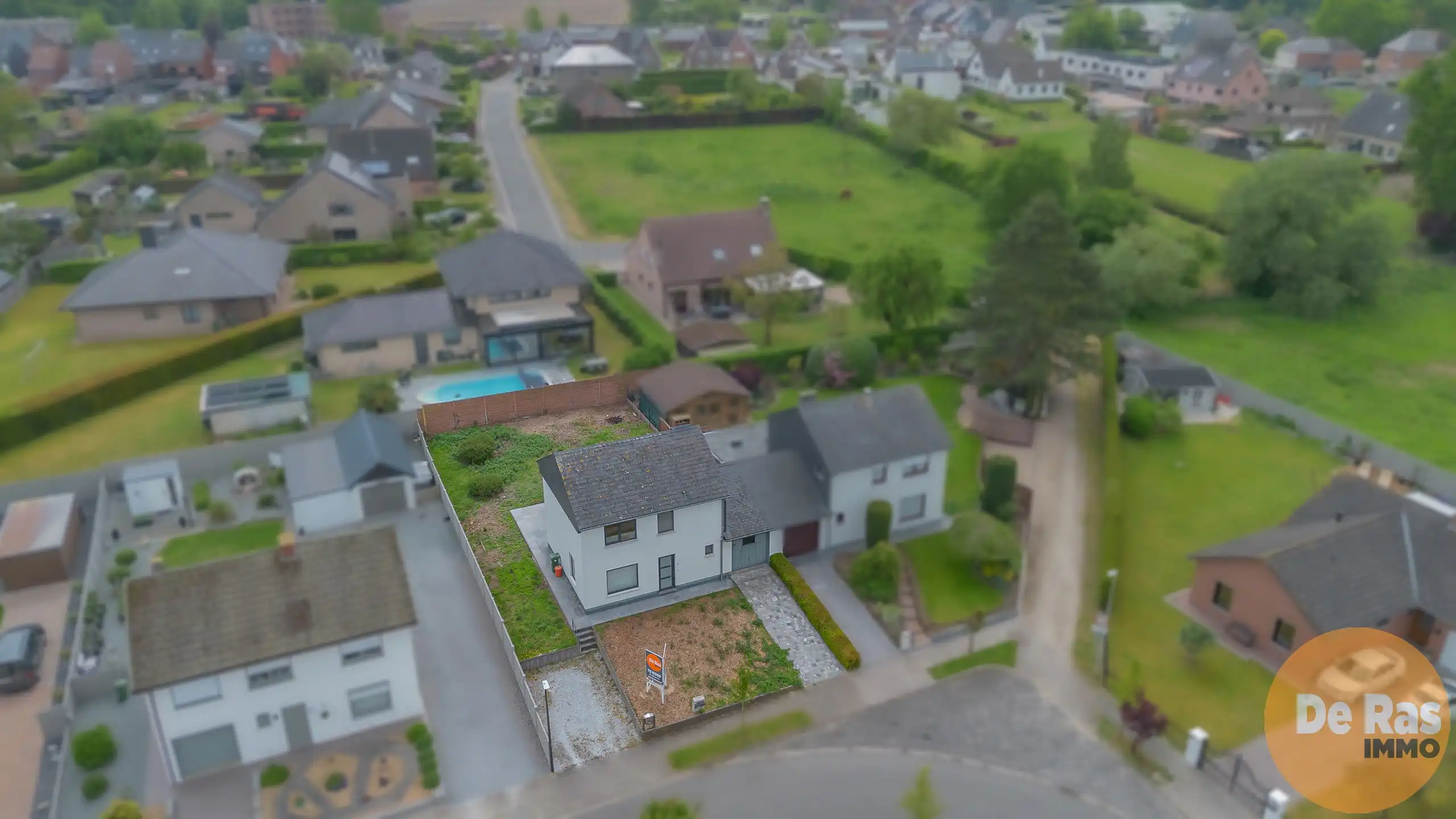 WICHELEN - Leuke halfopen bebouwing in een rustige buurt foto 7